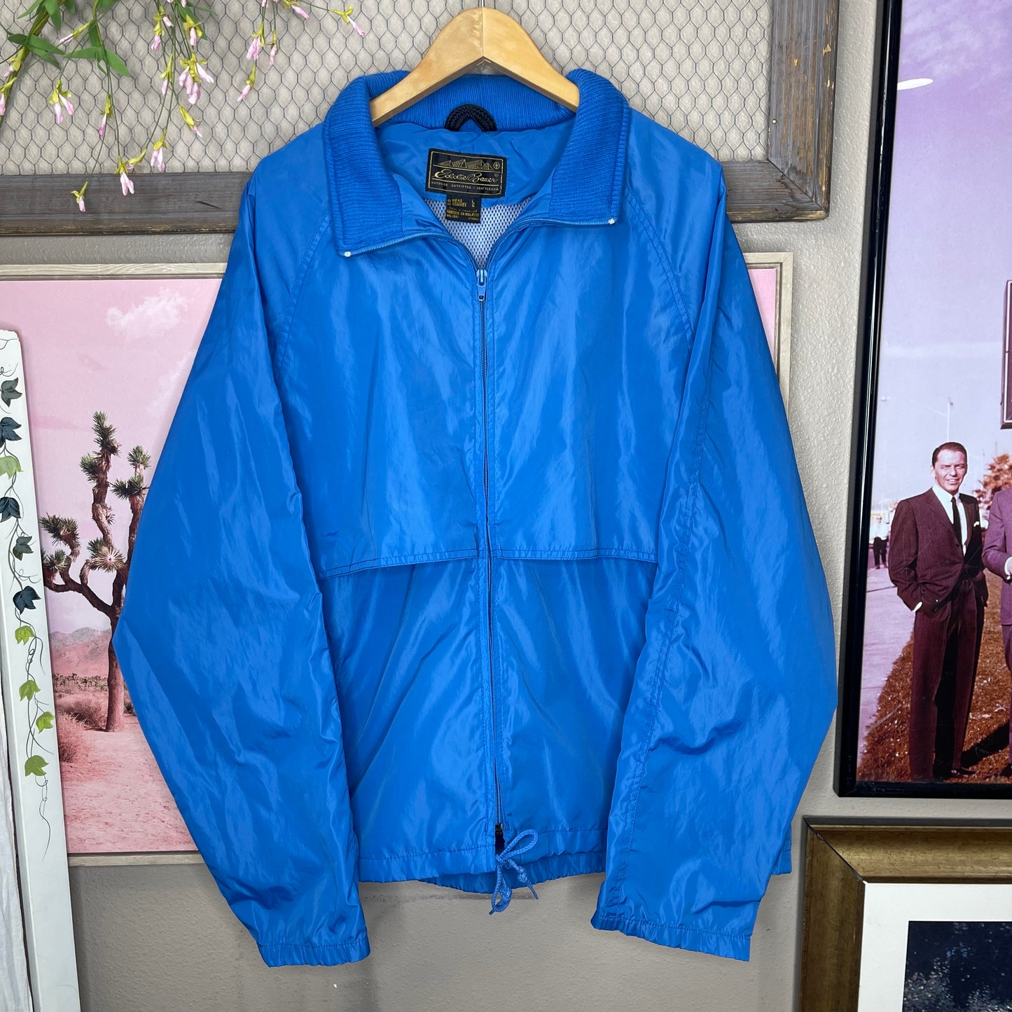 VINTAGE EDDIE BAUER VENTED WINDBREAKER ZIP-UP JACKET WITH PACKABLE HOOD