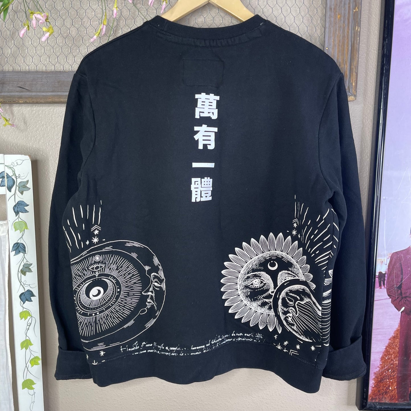 THRIFTED ASTROLOGY CREWNECK SWEATER