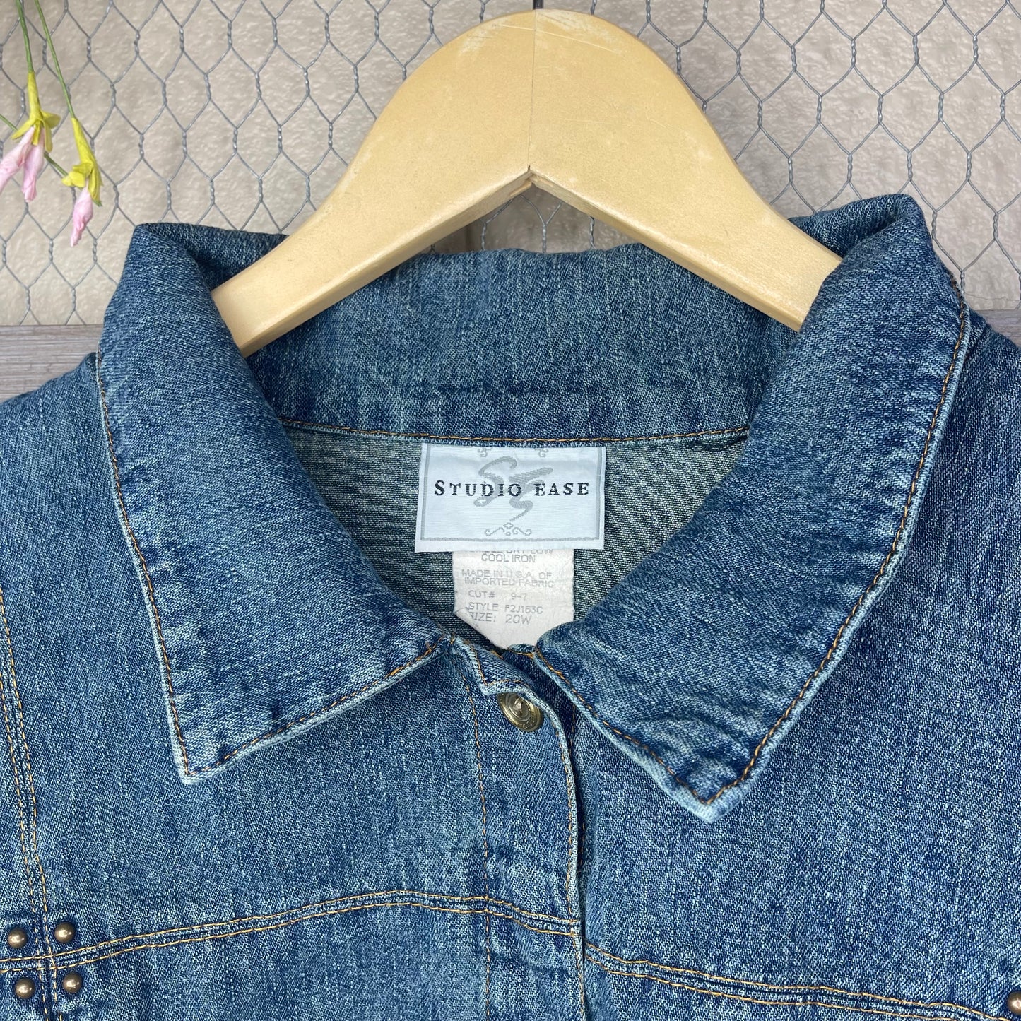 VINTAGE 90’S LIGHTWEIGHT JEAN JACKET