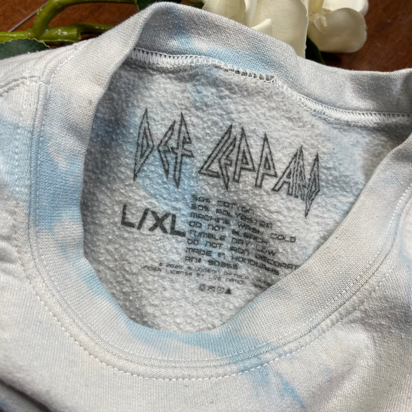 THRIFTED DEF LEPPARD CREWNECK SWEATER