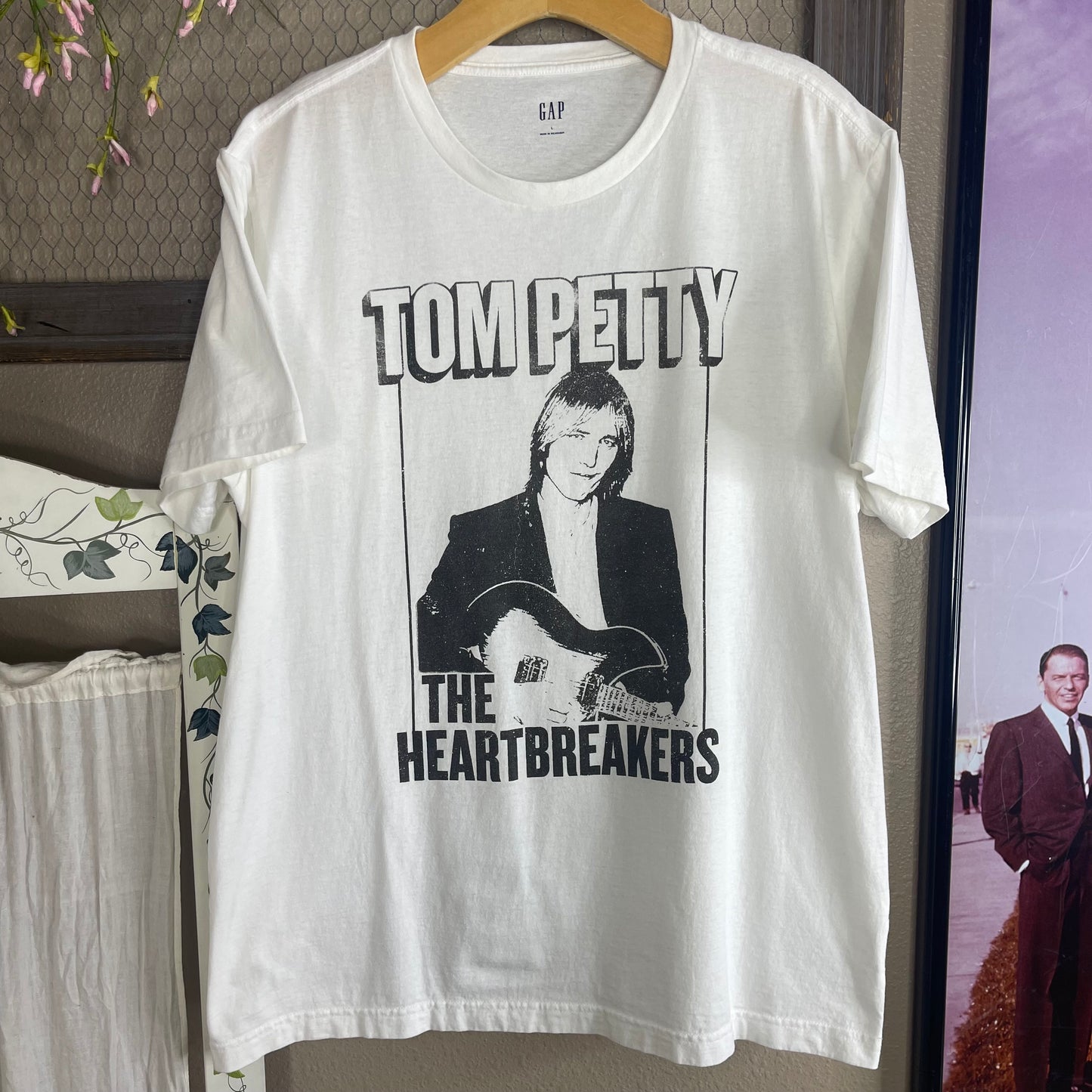 THRIFTED “TOM PETTY THE HEARTBREAKERS” T-SHIRT