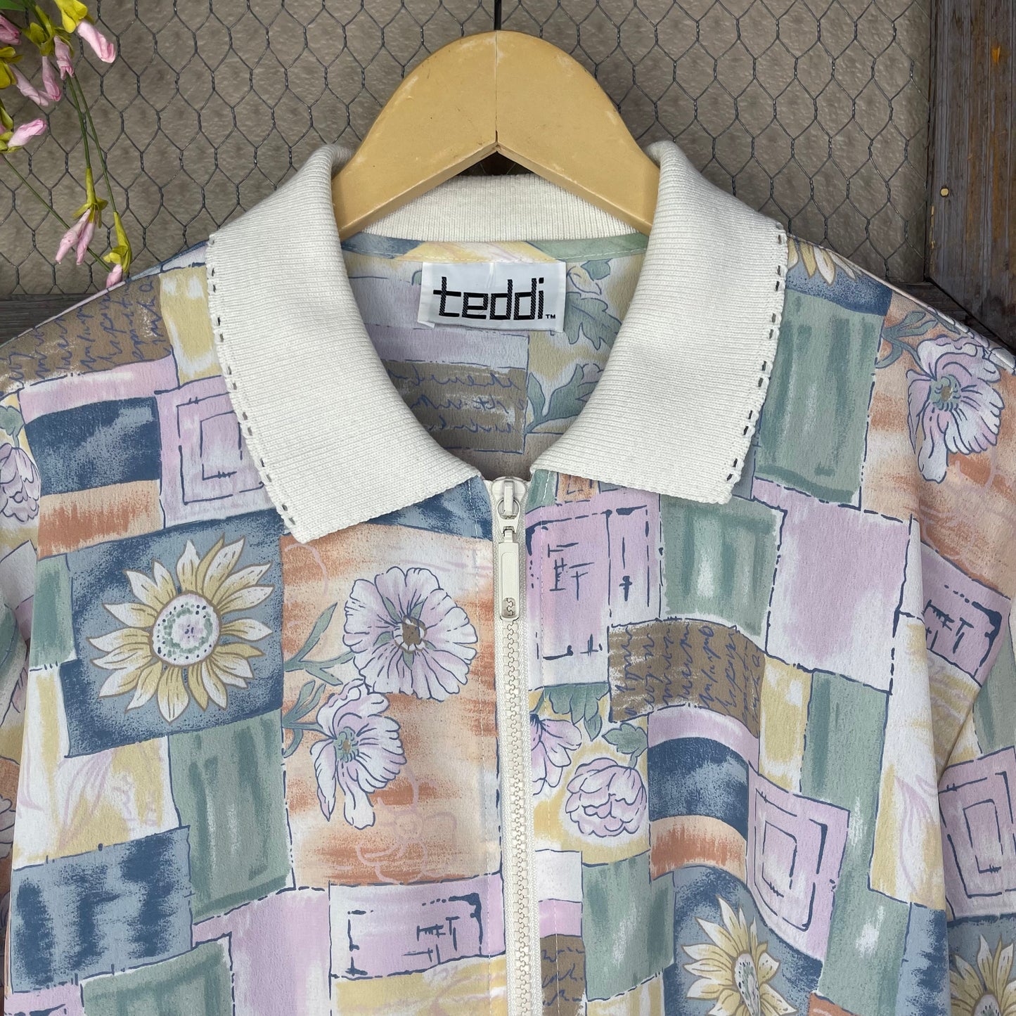 VINTAGE 90’S EARTHTONE FLORAL ZIP-UP