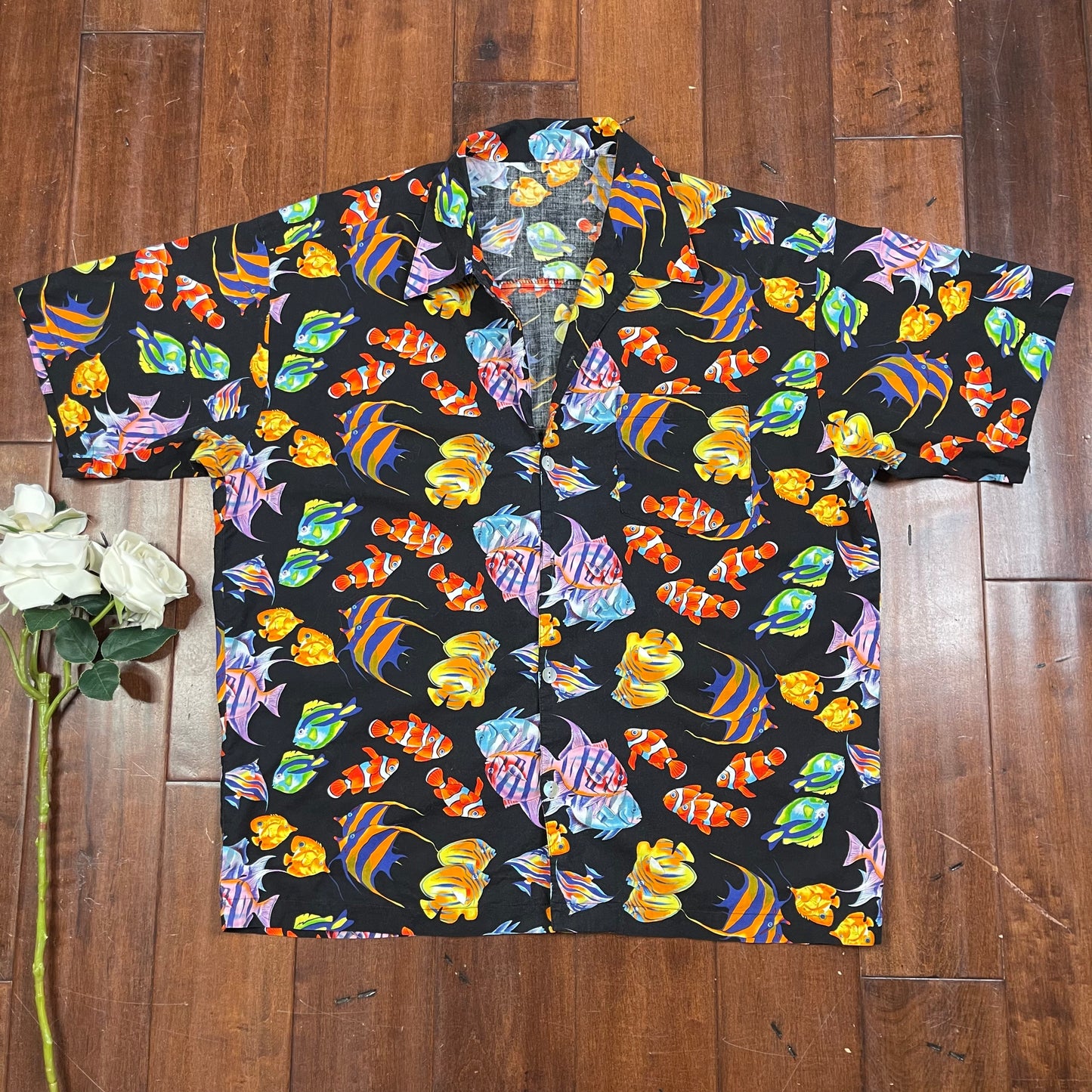 VINTAGE FISHY FISH BUTTON-UP