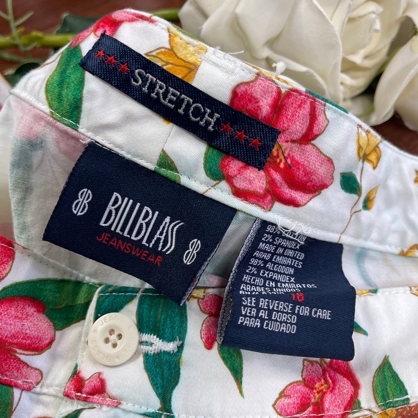 VINTAGE HAWAIIAN FLOWERS CAPRI PANTS