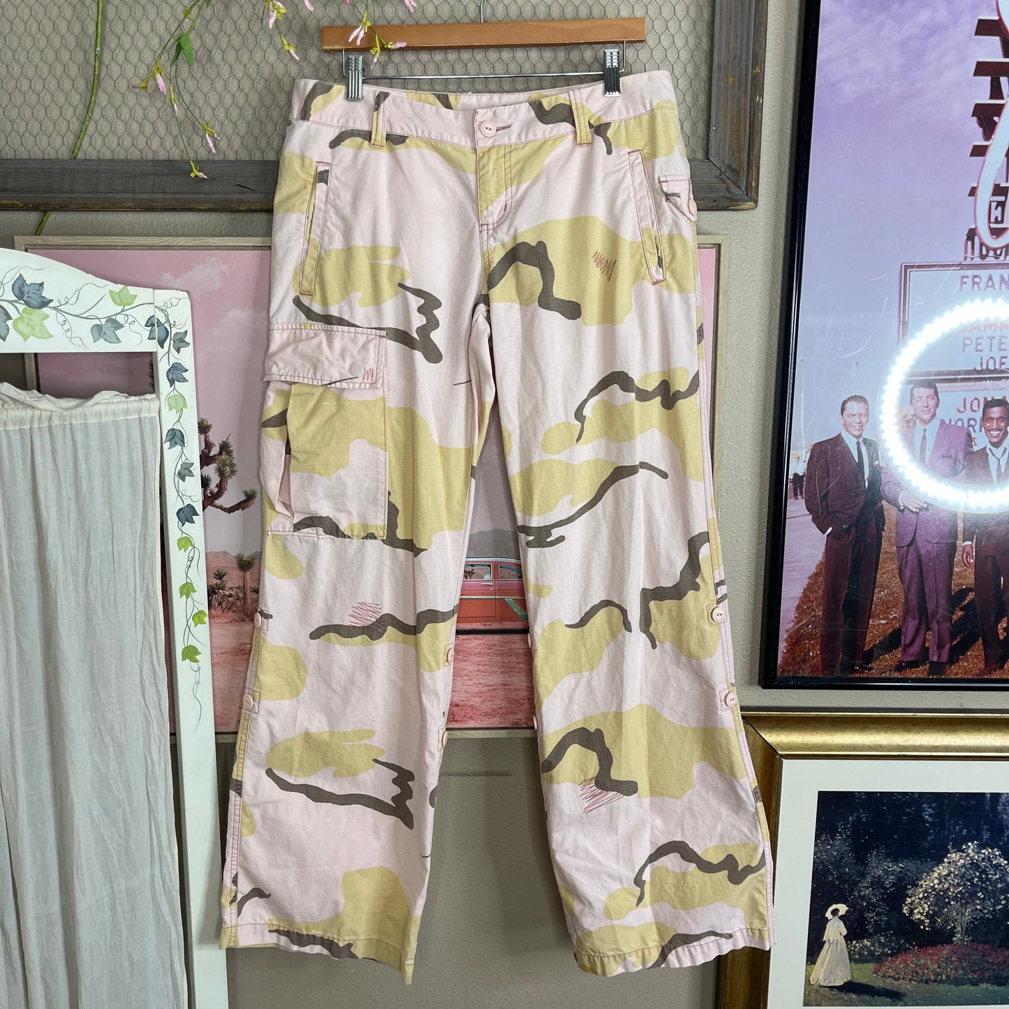 THRIFTED AMERICAN RAG PINK CAMOUFLAGE CARGO PANTS
