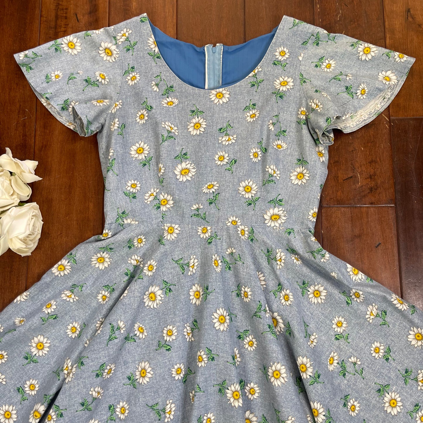 VINTAGE HANDMADE DAISY SWIRL DRESS