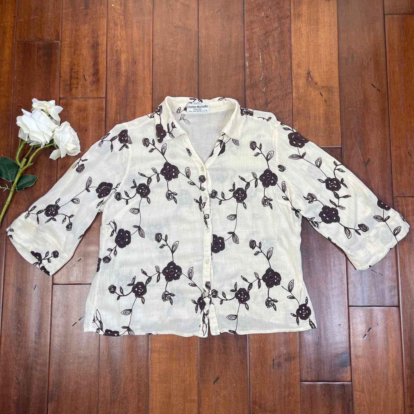 VINTAGE Y2K LAUREN MICHELLE EMBROIDERED FLORAL BUTTON-UP