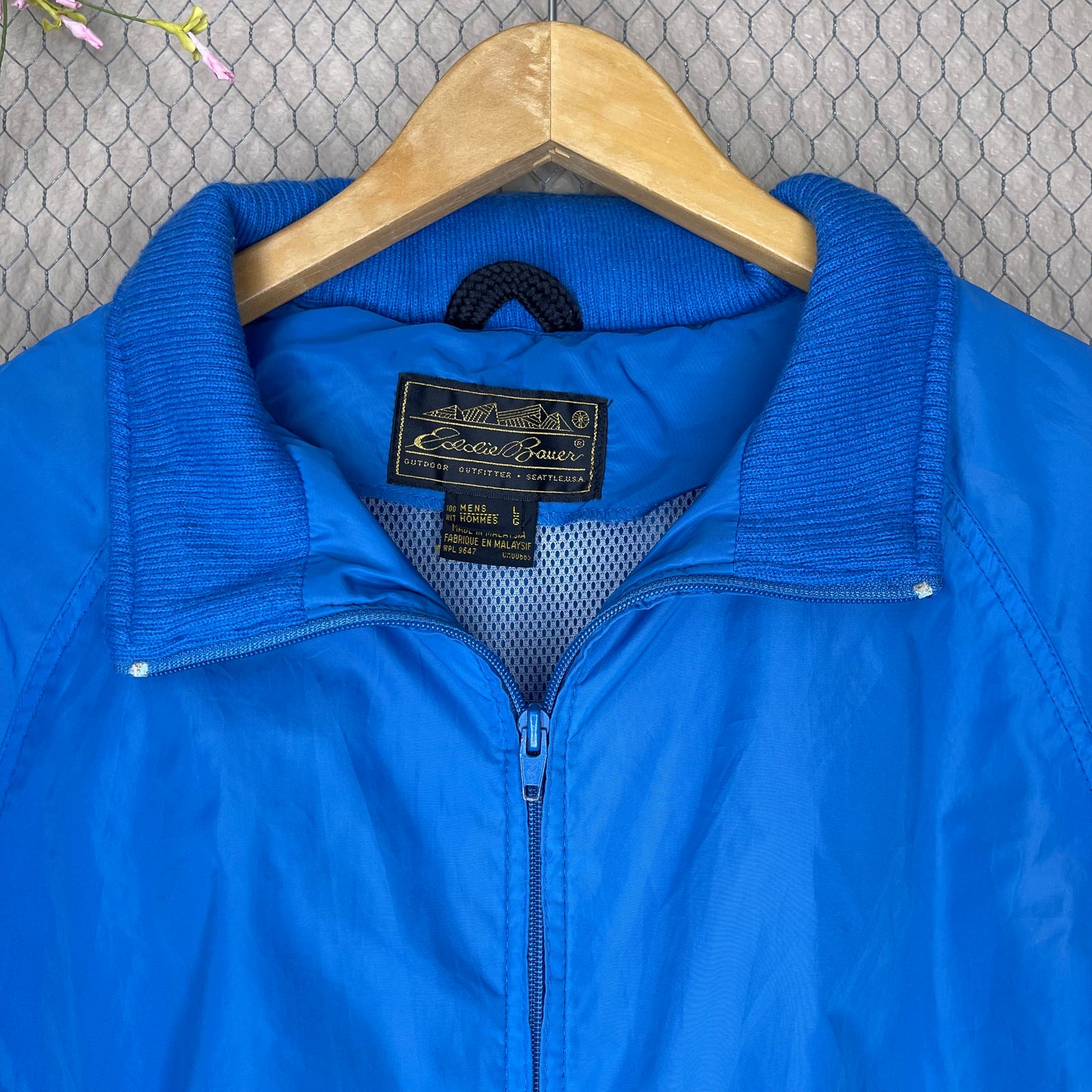 VINTAGE EDDIE BAUER VENTED WINDBREAKER ZIP-UP JACKET WITH PACKABLE HOOD