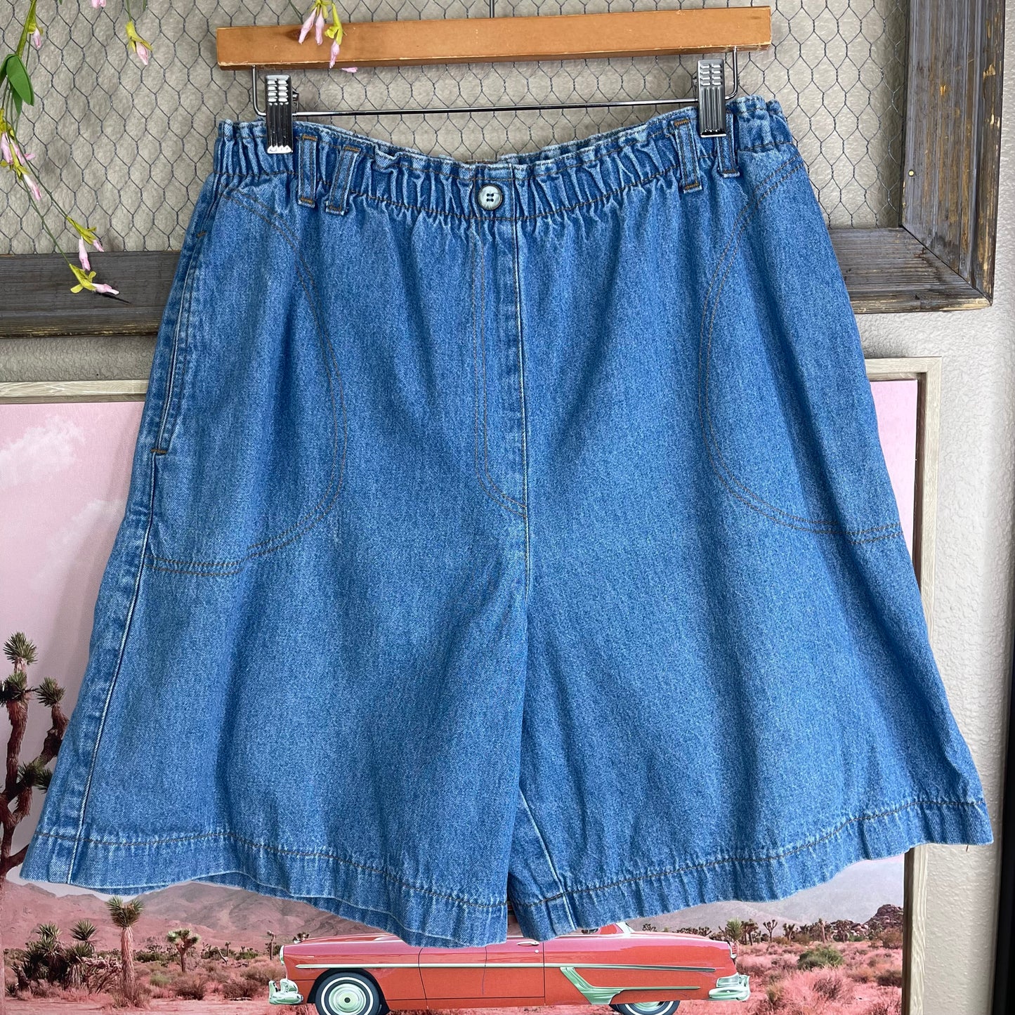 VINTAGE 90’S COMFY SCRUNCHY HIGH-WAISTED JEAN SHORTS