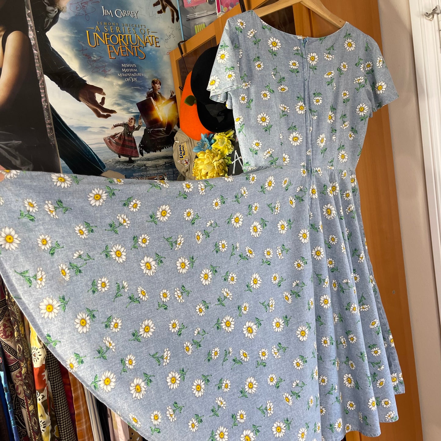 VINTAGE HANDMADE DAISY SWIRL DRESS