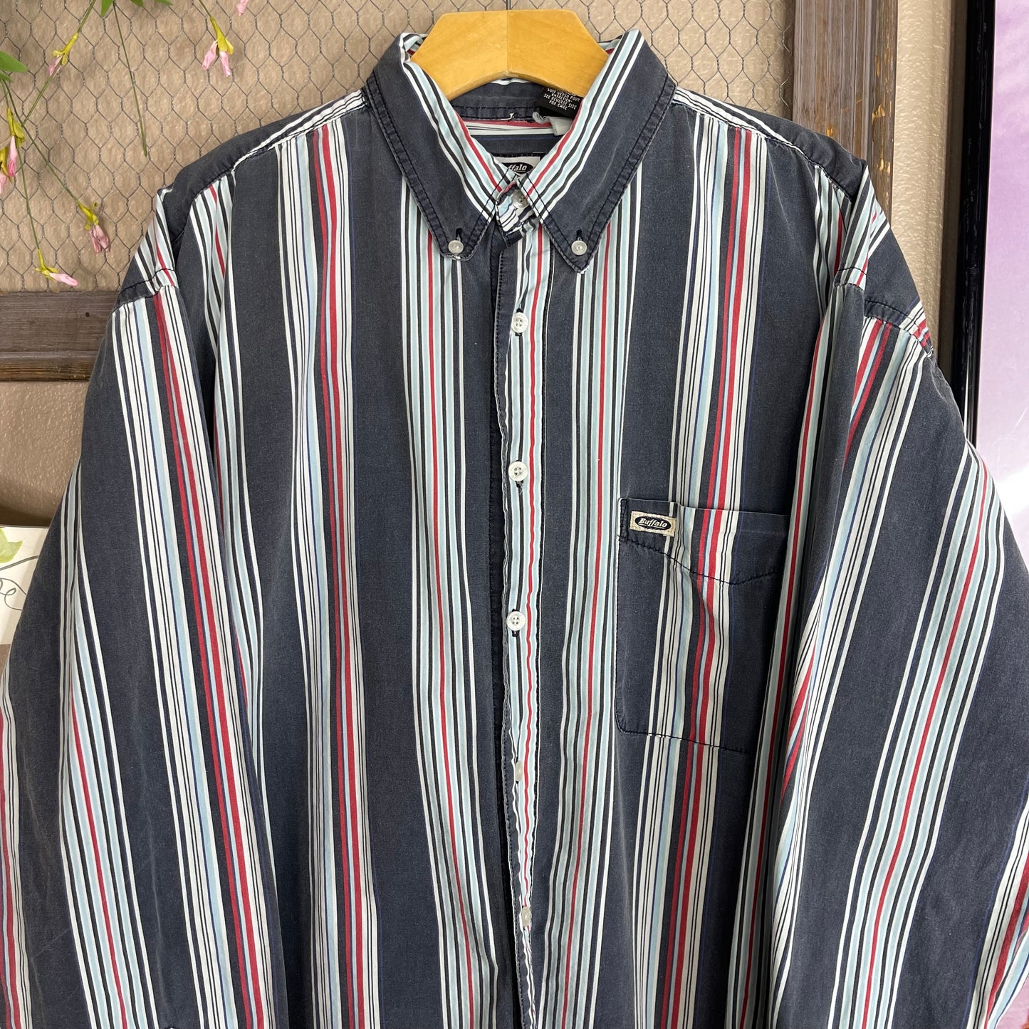 VINTAGE STRIPED LONG SLEEVE BUTTON-UP
