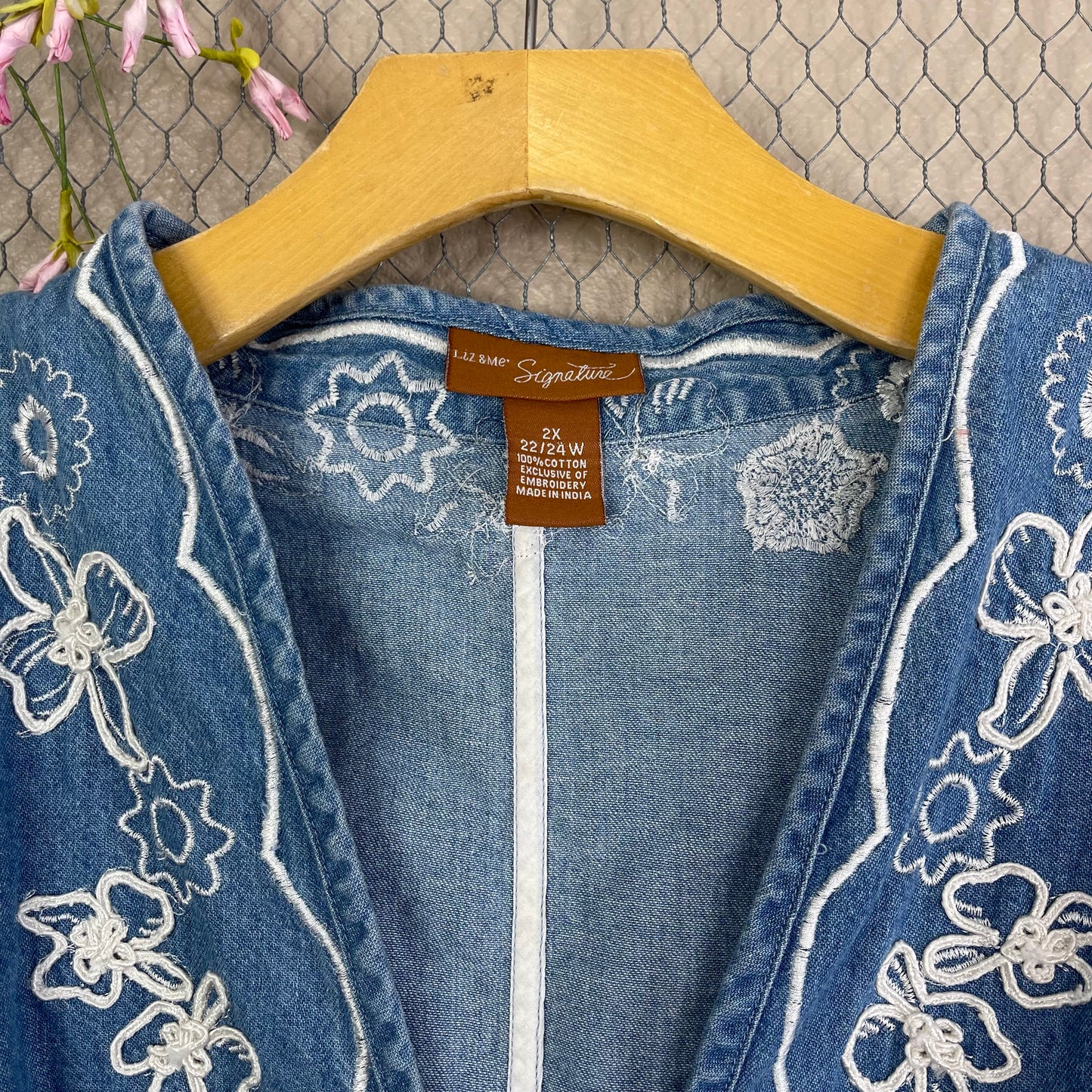THRIFTED FLORAL EMBROIDERED JEAN JACKET