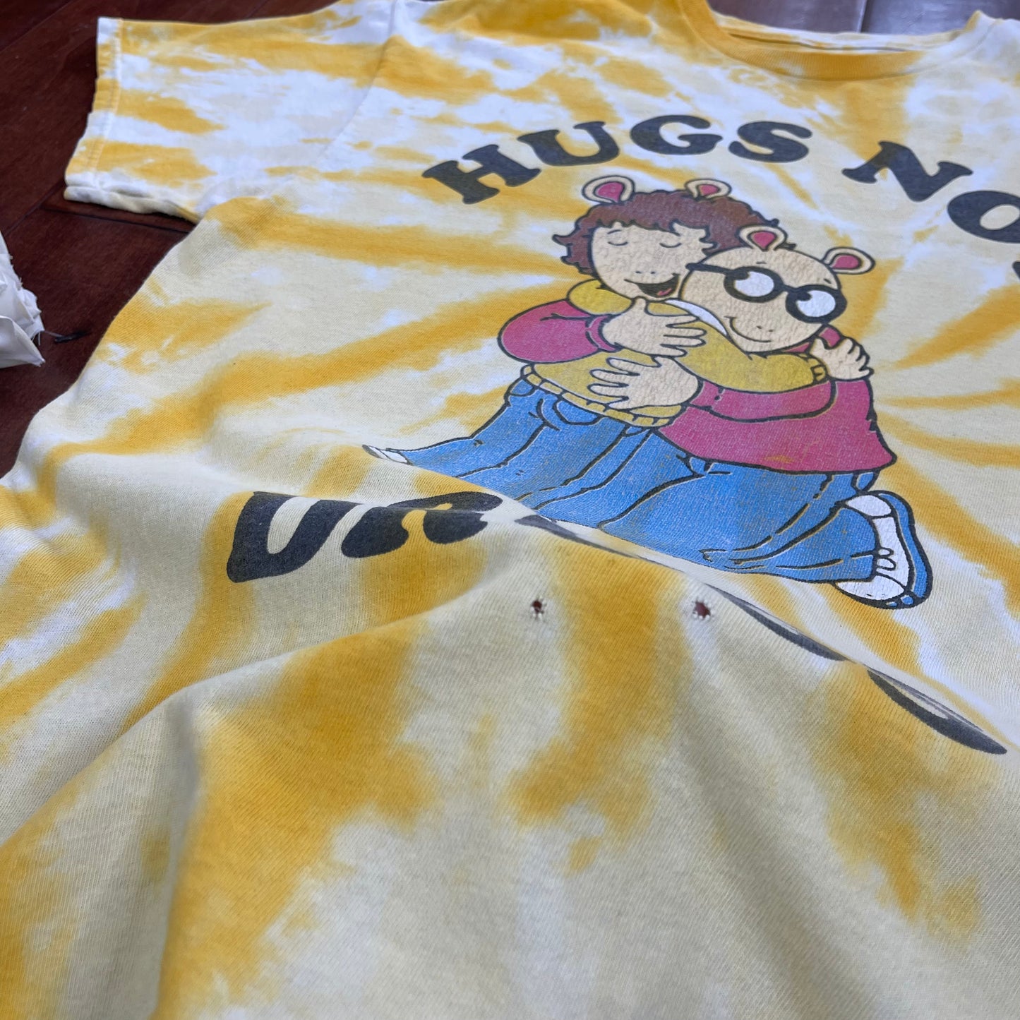 THRIFTED ARTHUR “HUGS NOT DRUGS” T-SHIRT