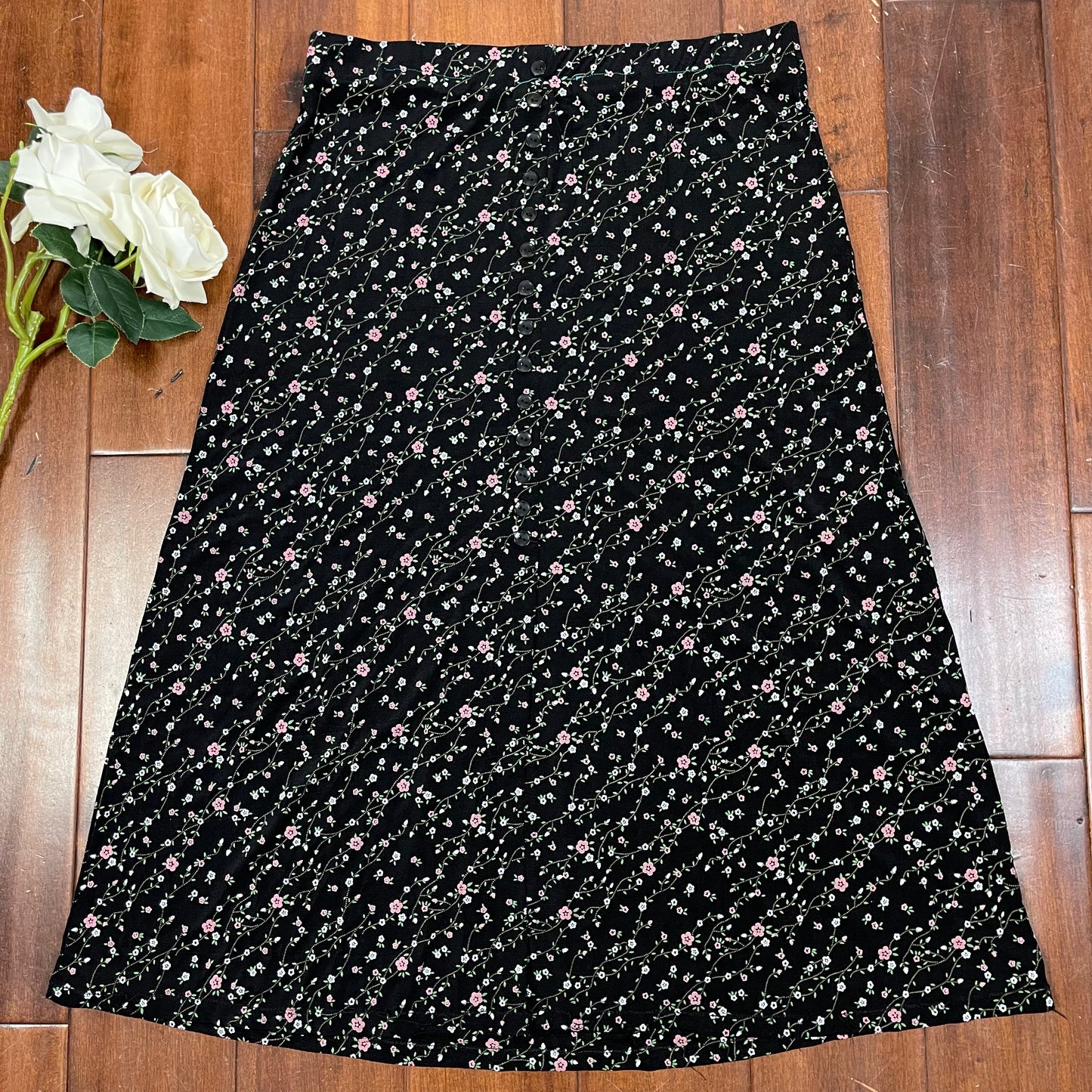 THRIFTED FLORAL MAXI SKIRT
