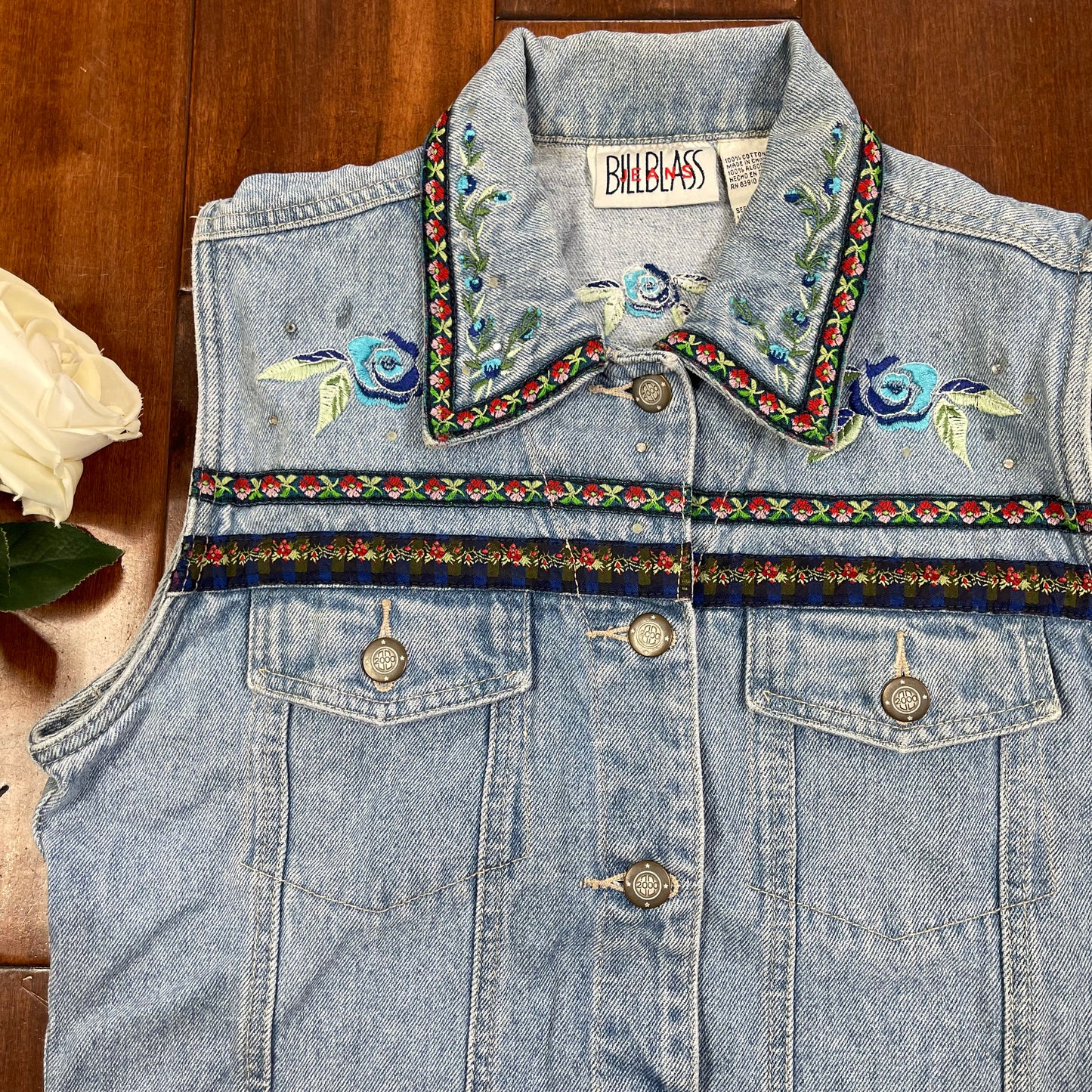 VINTAGE BILL BLASS EMBROIDERED JEAN JACKET