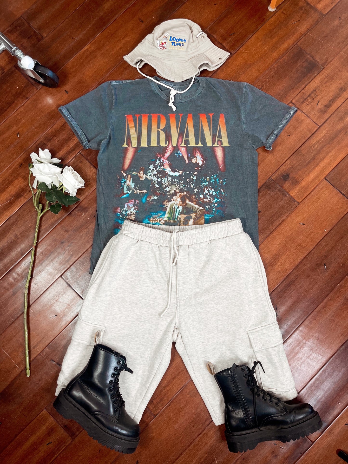 VINTAGE COMFY CARGO SHORTS