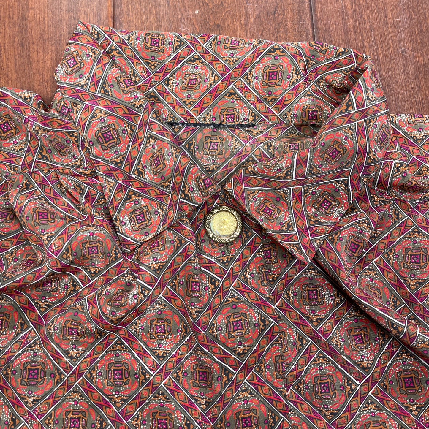 VINTAGE LIGHT BUTTON-UP