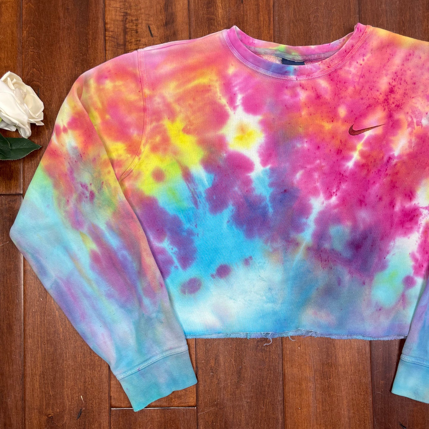 THRIFTED NIKE CROPPED CREWNECK