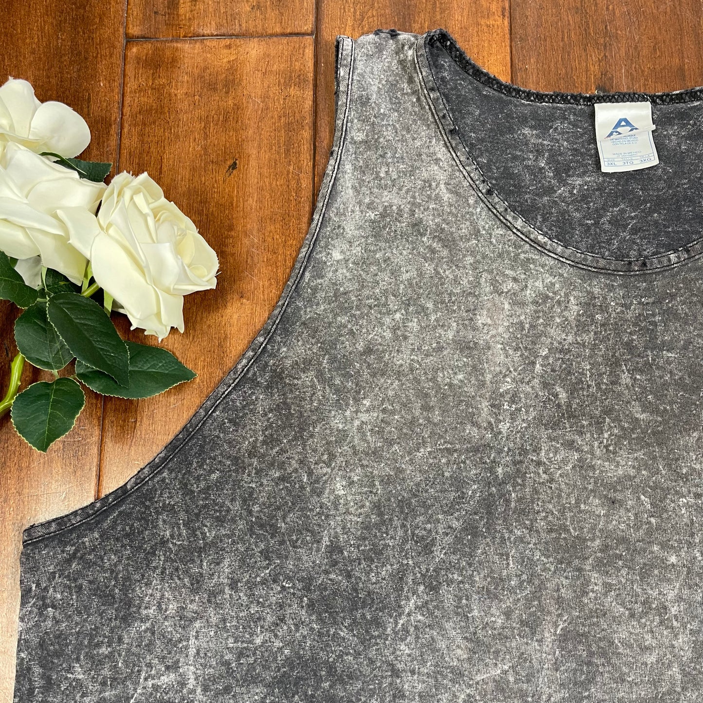 VINTAGE 1996 MOLOKAI HAWAII TANK