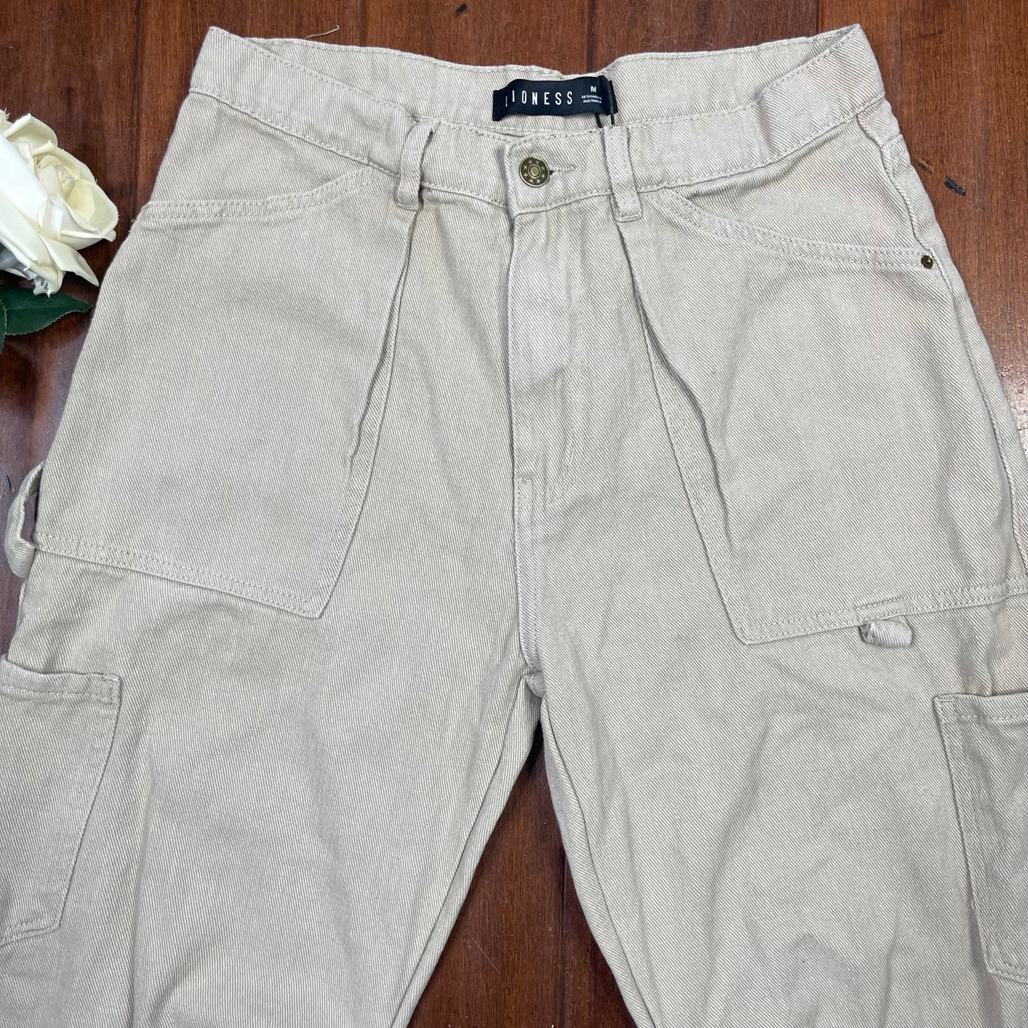 THRIFTED BEIGE CARGO PANTS