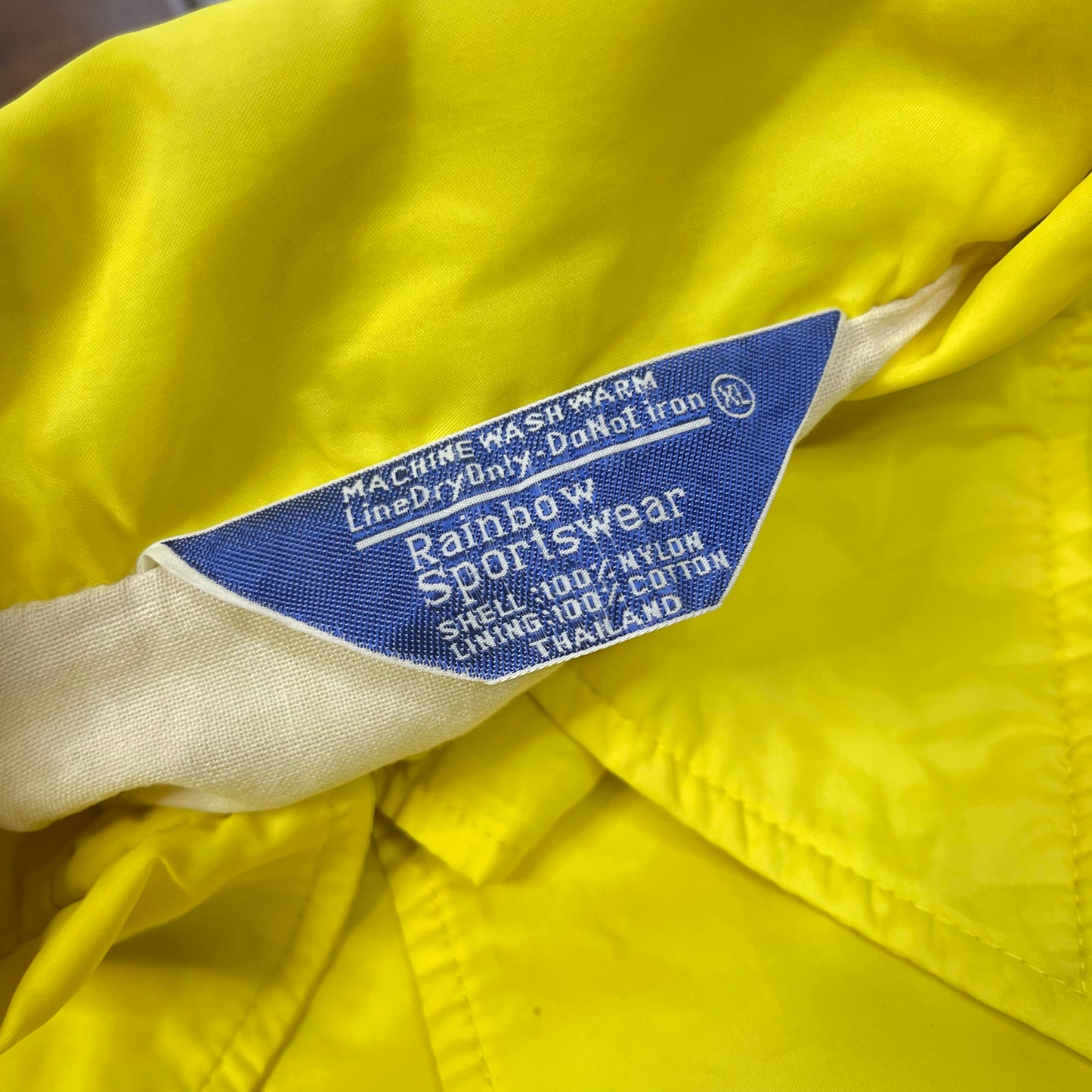 VINTAGE YELLOW BUTTON-UP WINDBREAKER
