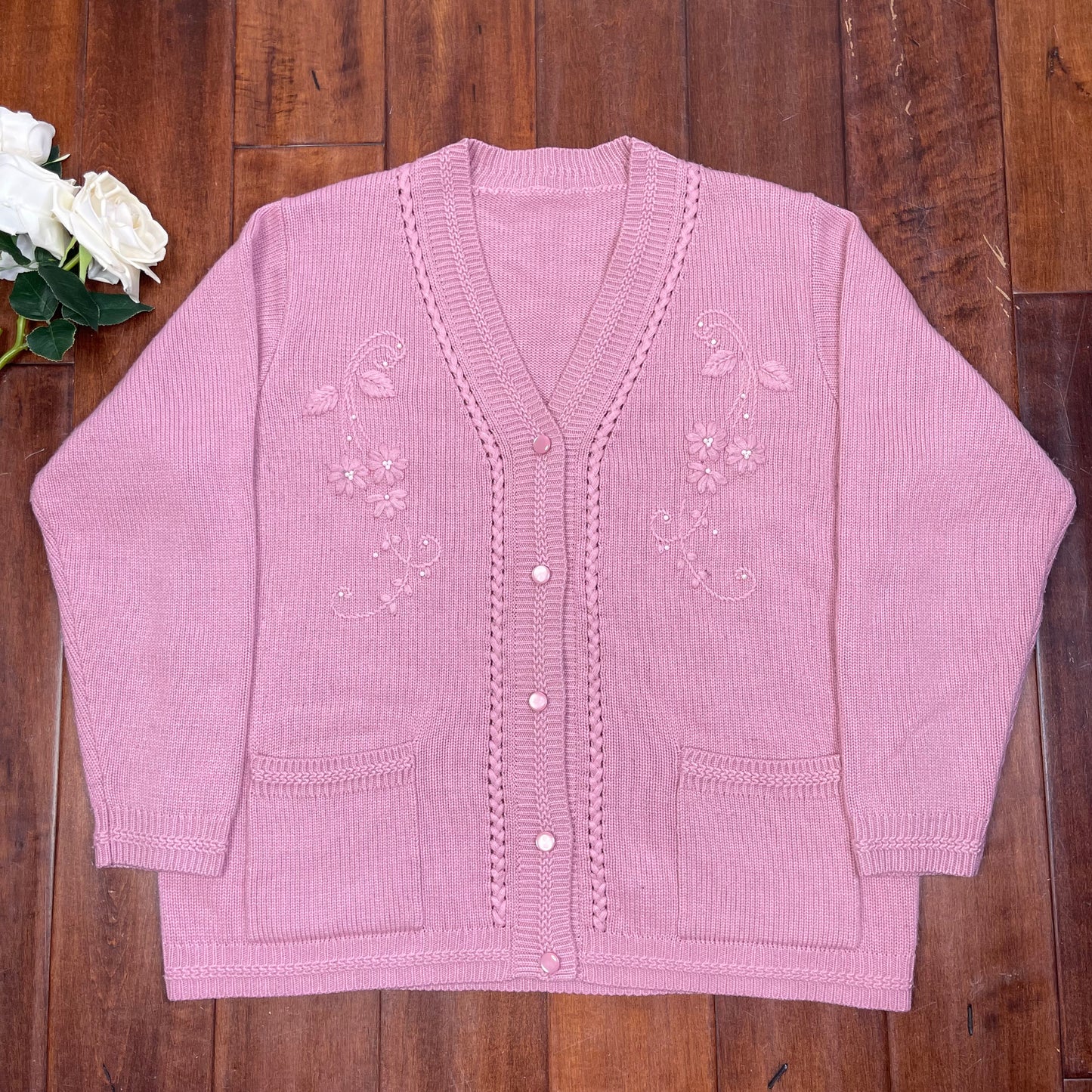 VINTAGE GRANDMA SWEATER