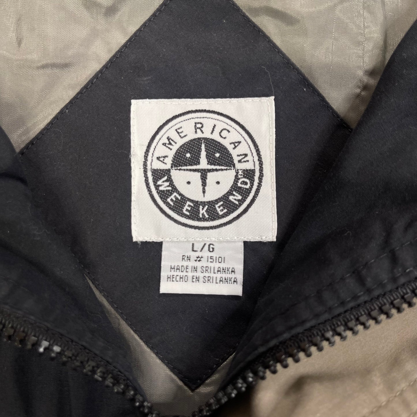 VINTAGE ZIP-UP WINDBREAKER