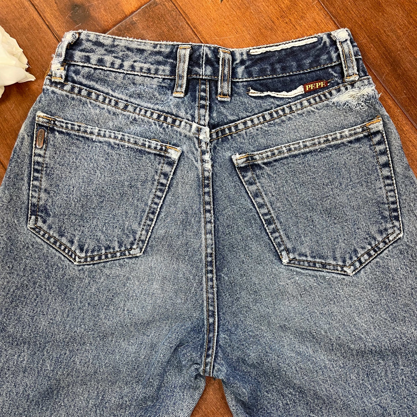 VINTAGE 80’S HIGH-WAISTED JEANS