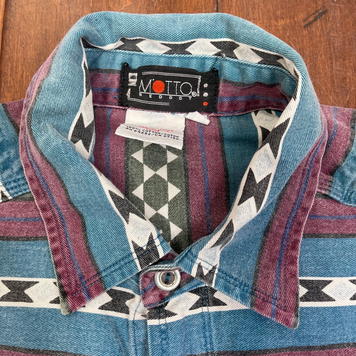 VINTAGE 90’S LONG SLEEVE BUTTON-UP