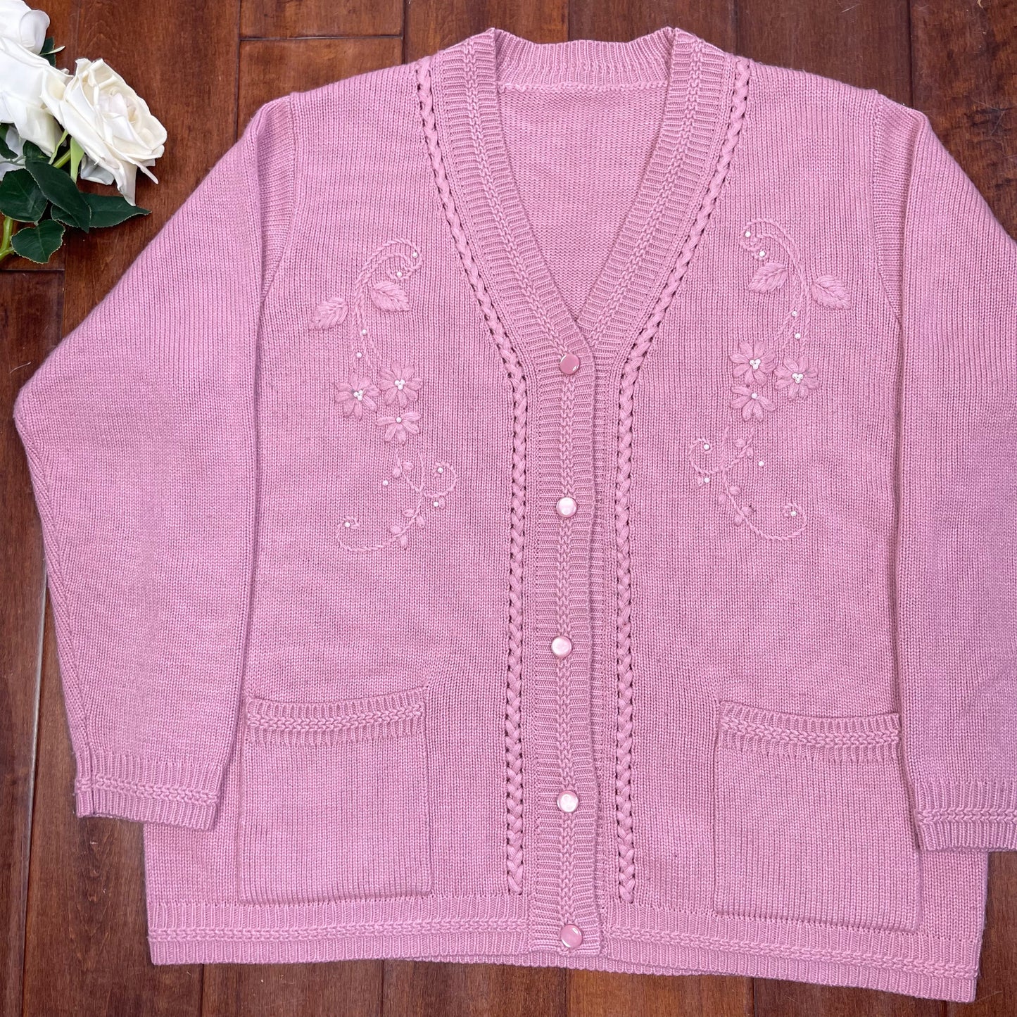 VINTAGE GRANDMA SWEATER