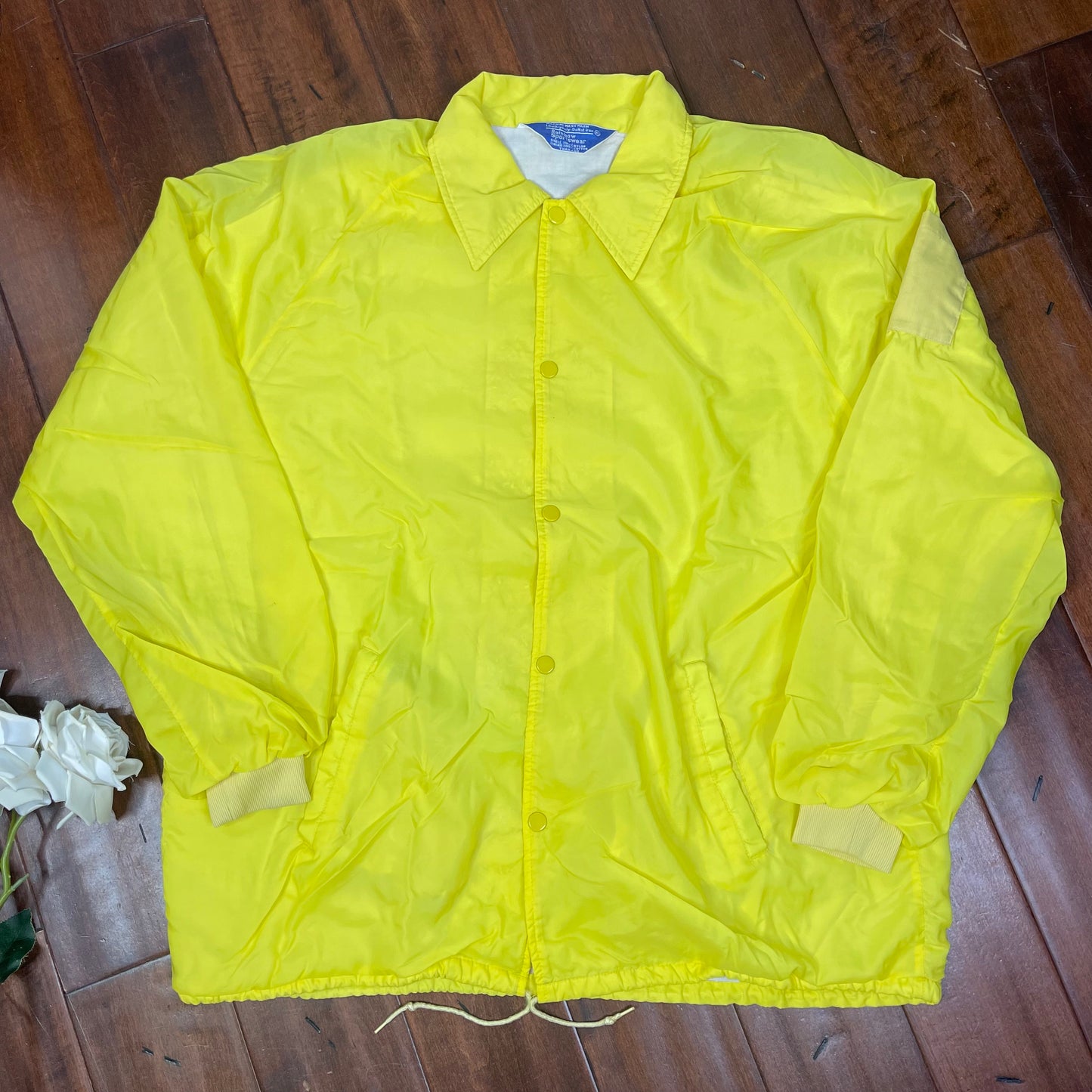 VINTAGE YELLOW BUTTON-UP WINDBREAKER