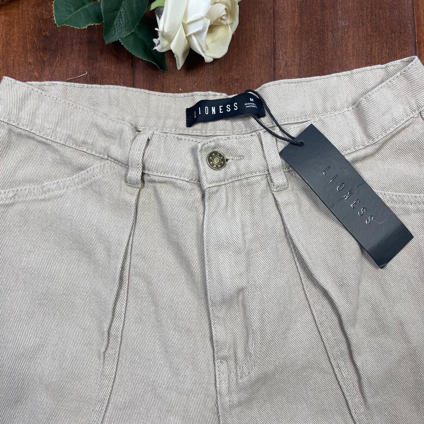 THRIFTED BEIGE CARGO PANTS