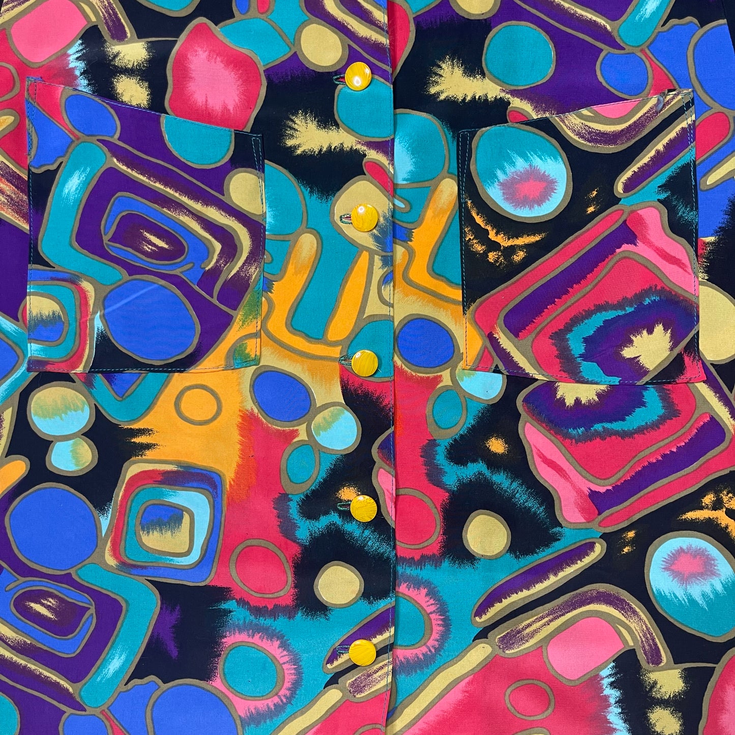 VINTAGE ABSTRACT COLORFUL BUTTON-UP