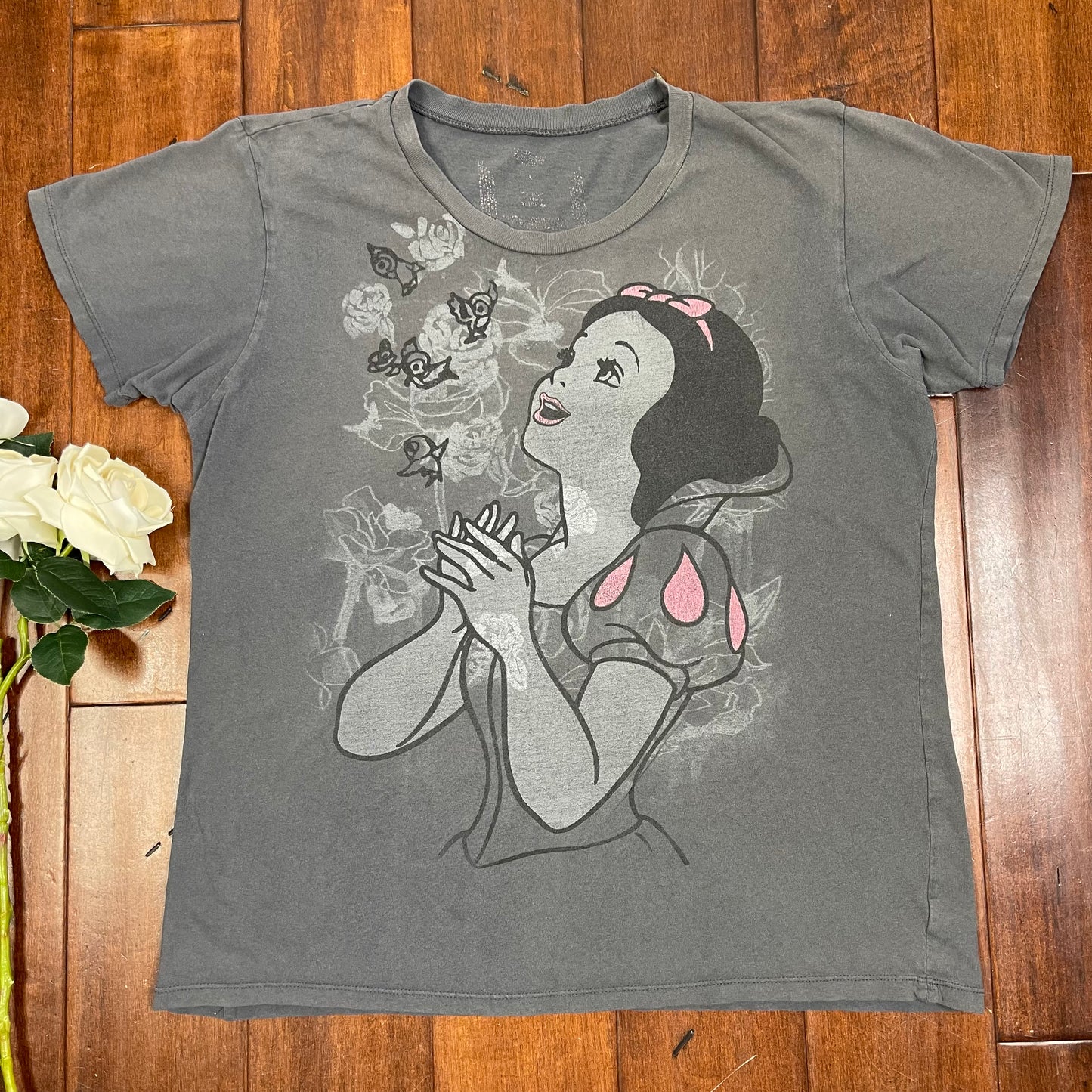 THRIFTED SNOW WHITE TEE