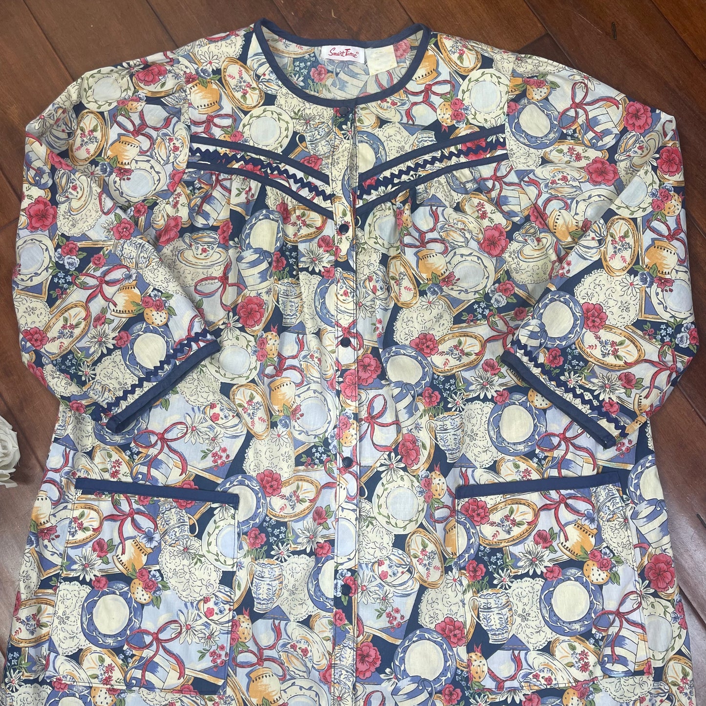 VINTAGE TEA TIME HOUSE DRESS