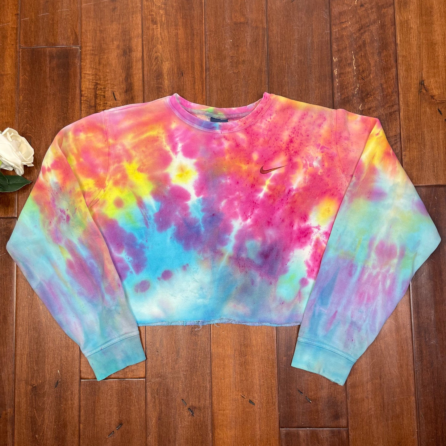 THRIFTED NIKE CROPPED CREWNECK