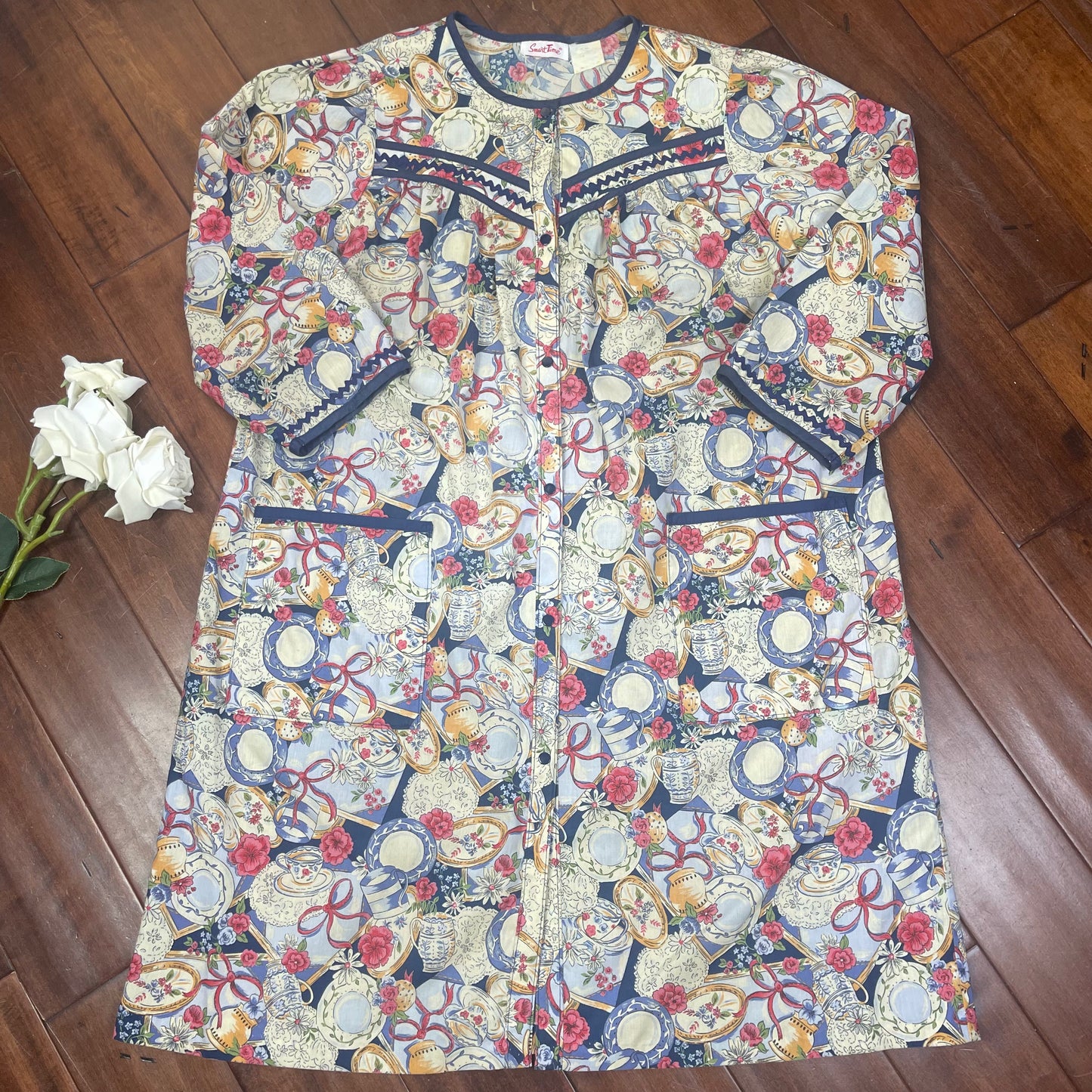 VINTAGE TEA TIME HOUSE DRESS