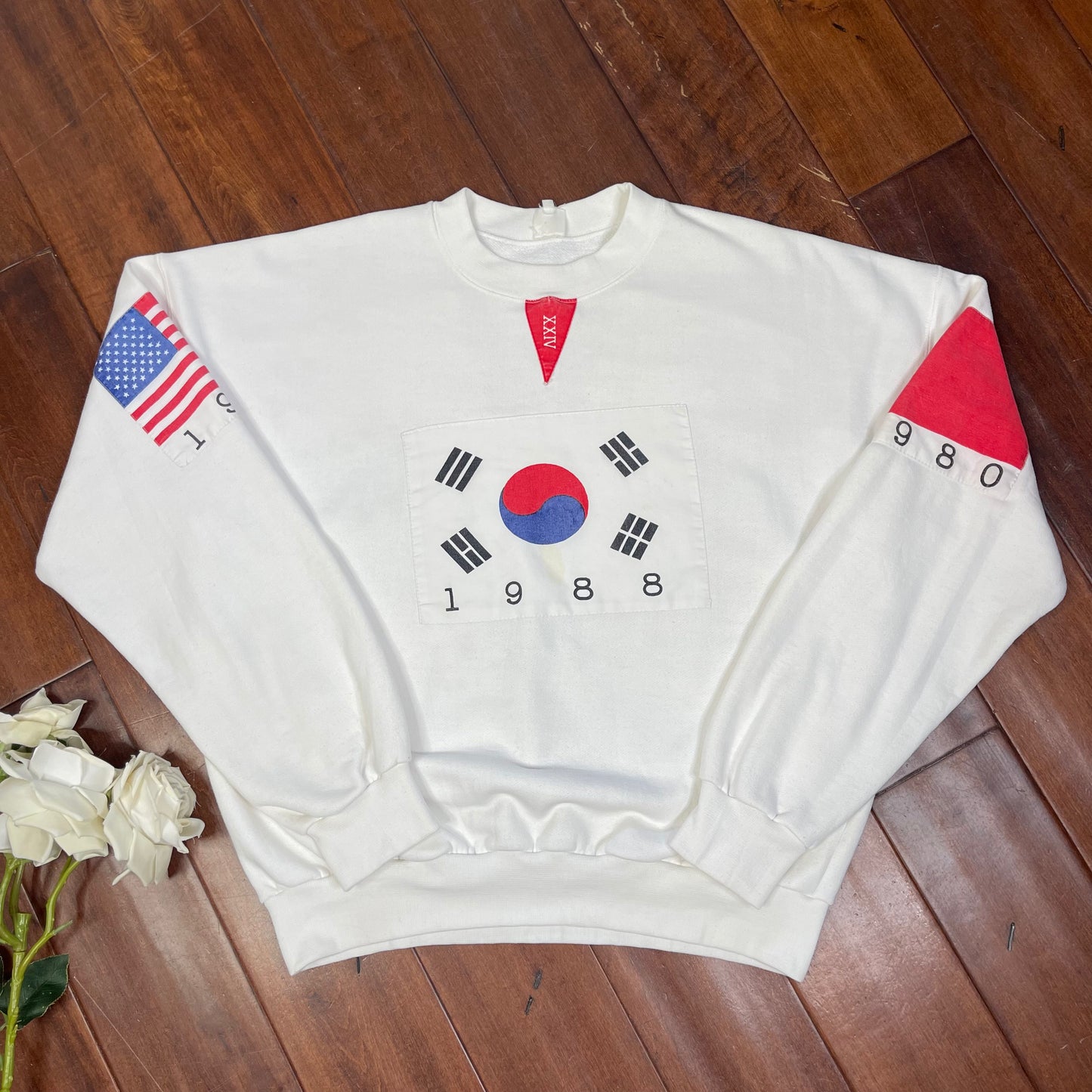 VINTAGE 1988 FLAGS OF THE NATIONS XXIV CREWNECK SWEATER