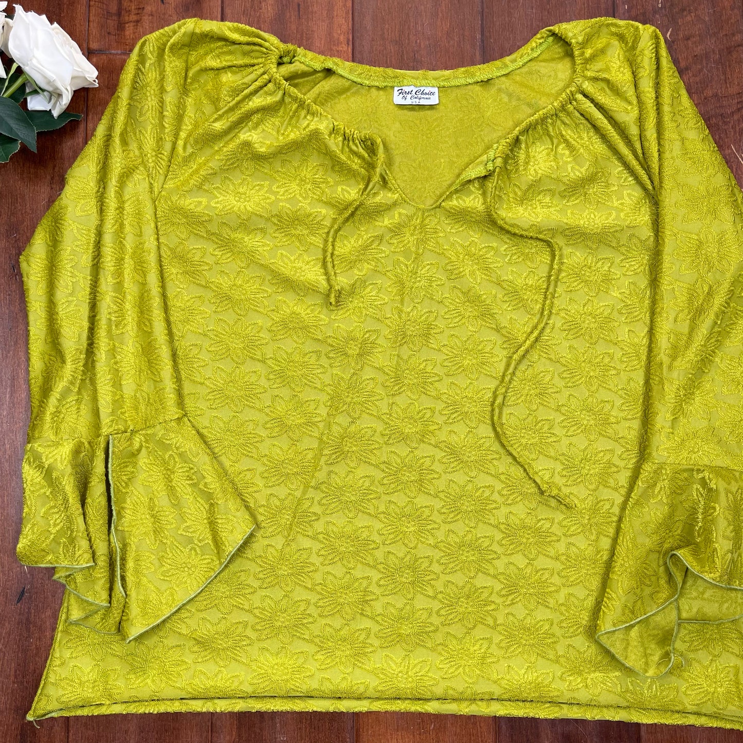 VINTAGE Y2K BELL SLEEVE TOP