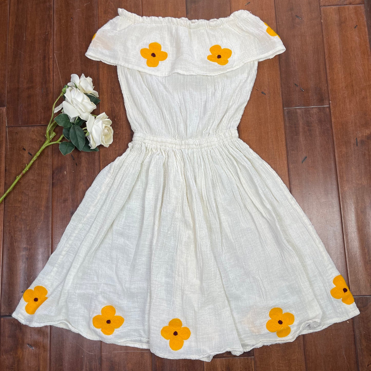 VINTAGE 70’S FLOWER PATCHED DRESS