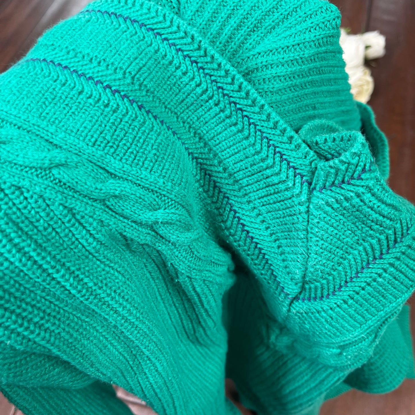 VINTAGE EDDIE BAUER V-NECK SWEATER