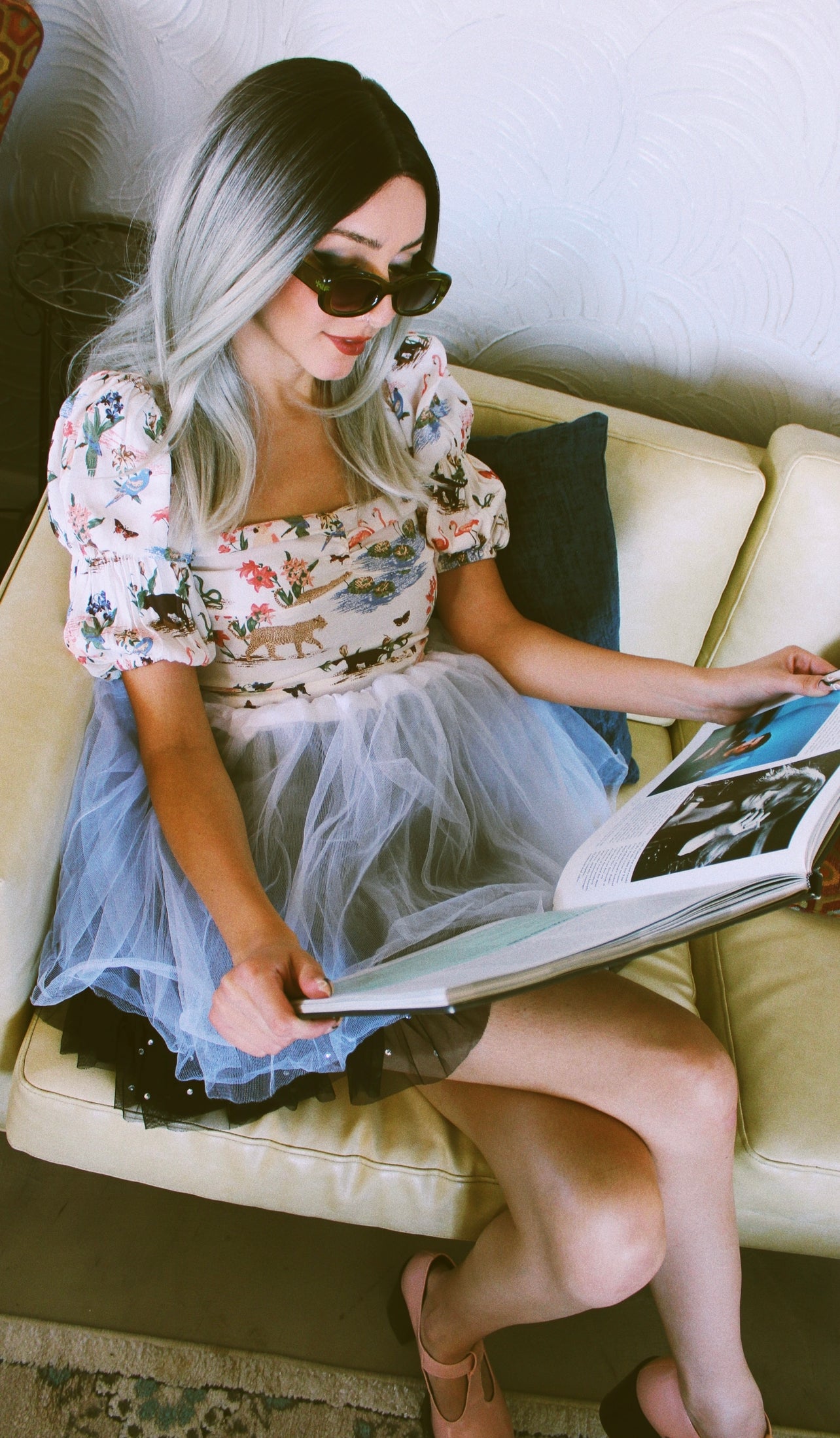 VINTAGE THE HOLLYWOOD STORYTELLER HARDCOVER BOOK