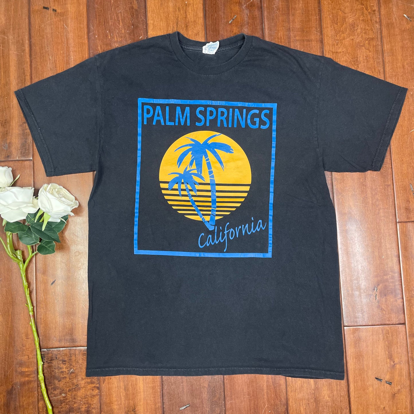 THRIFTED PALM SPRINGS RETRO STYLE T-SHIRT