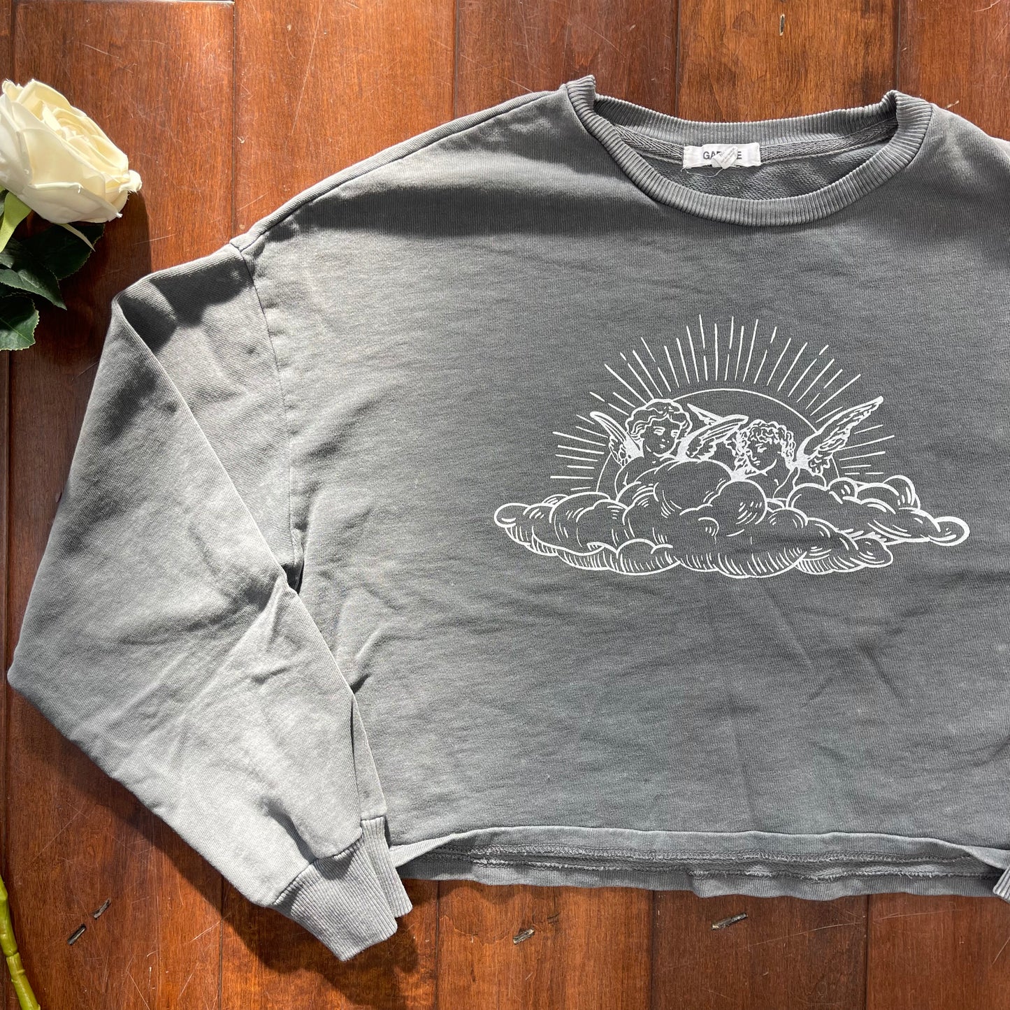 THRIFTED ANGEL CROPPED LIGHT SWEATER