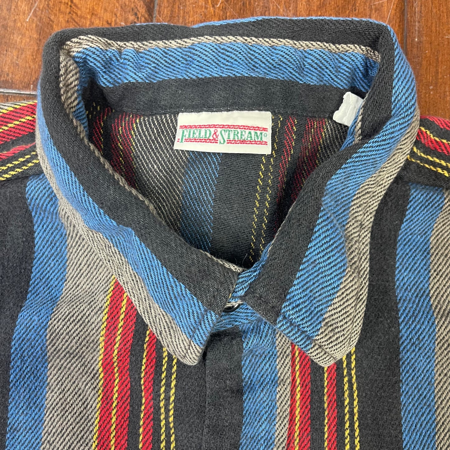 THRIFTED FIELD & STREAM BUTTON-UP