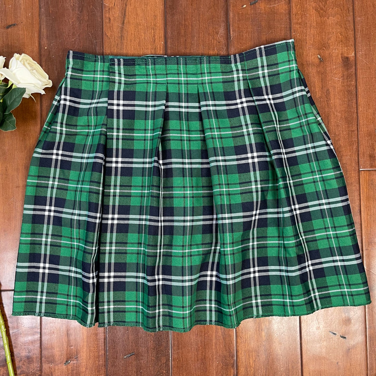 THRIFTED VELCRO PLEATED SKIRT