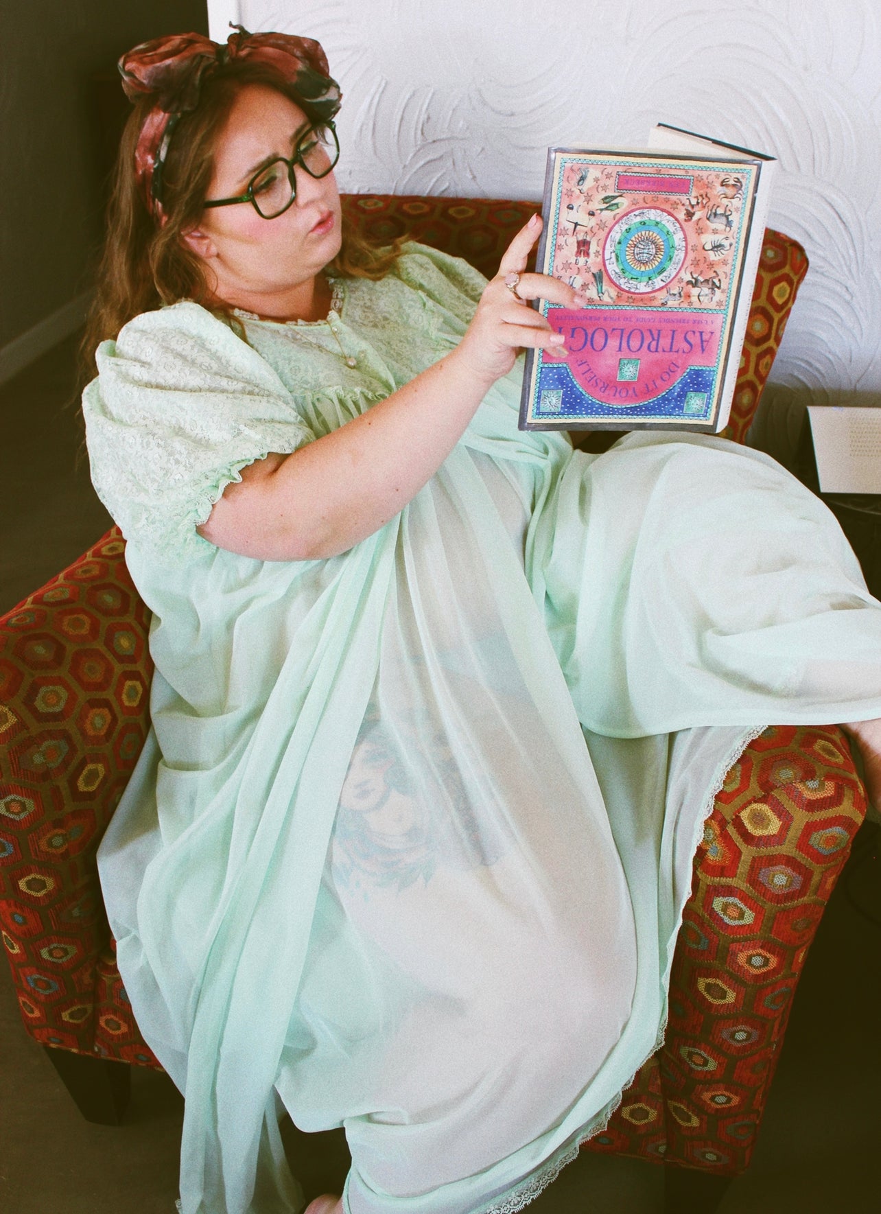 Vintage Hardcover “Do It Yourself” Astrology: A User- Friendly Guide To Your Personality