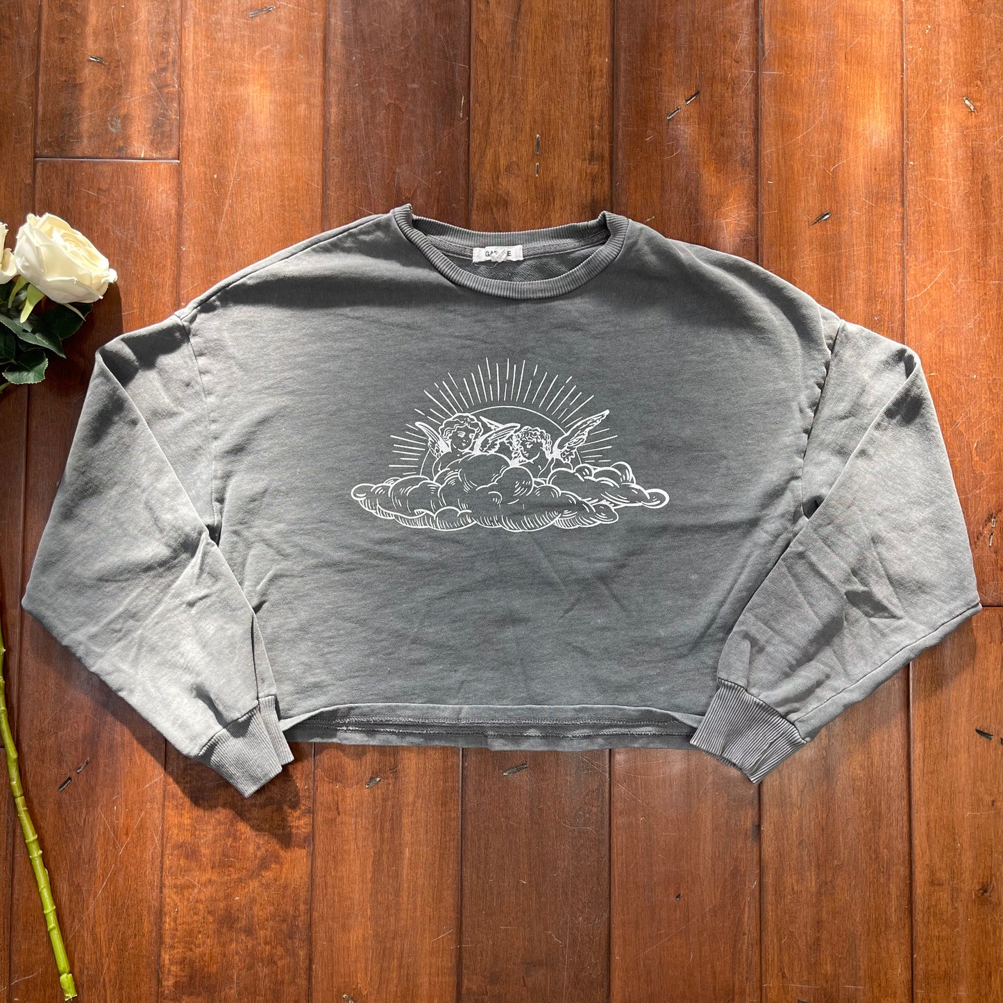 THRIFTED ANGEL CROPPED LIGHT SWEATER