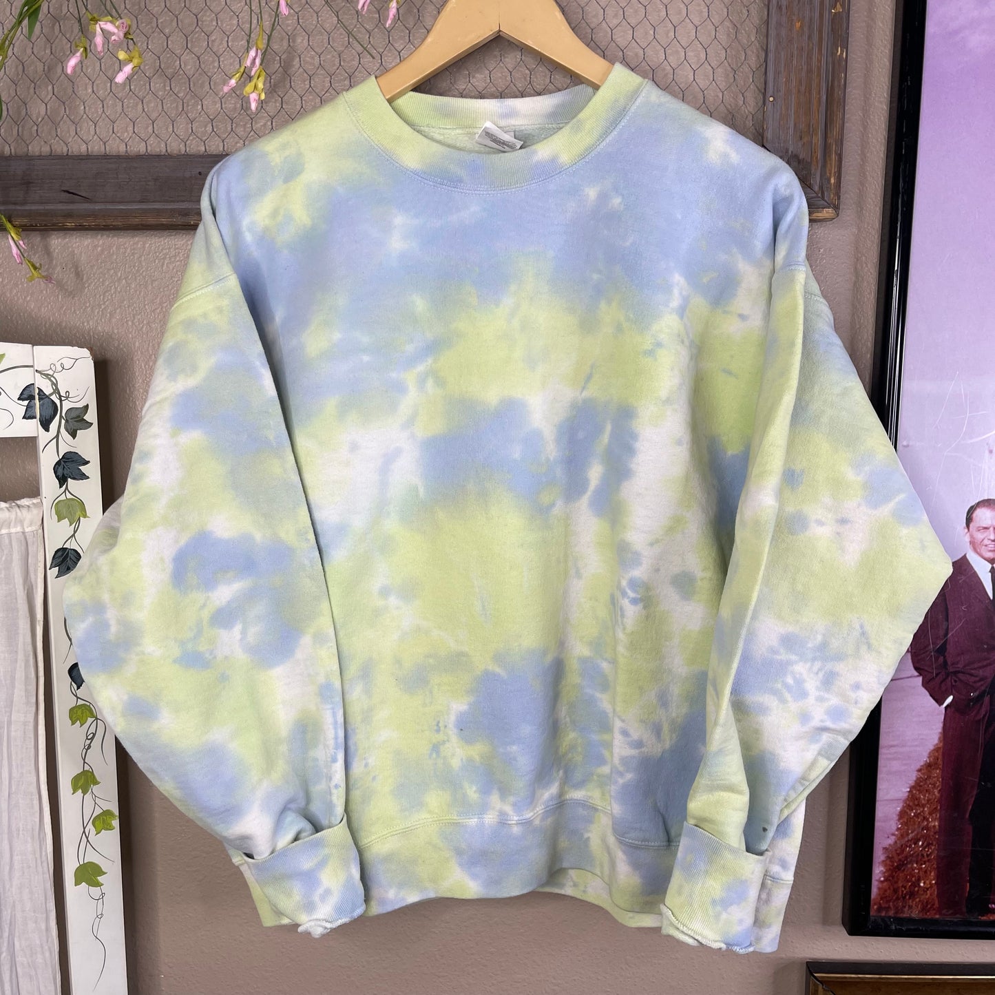 THRIFTED “KLEM DYES” TIE DYE MUSHROOM CREWNECK SWEATER