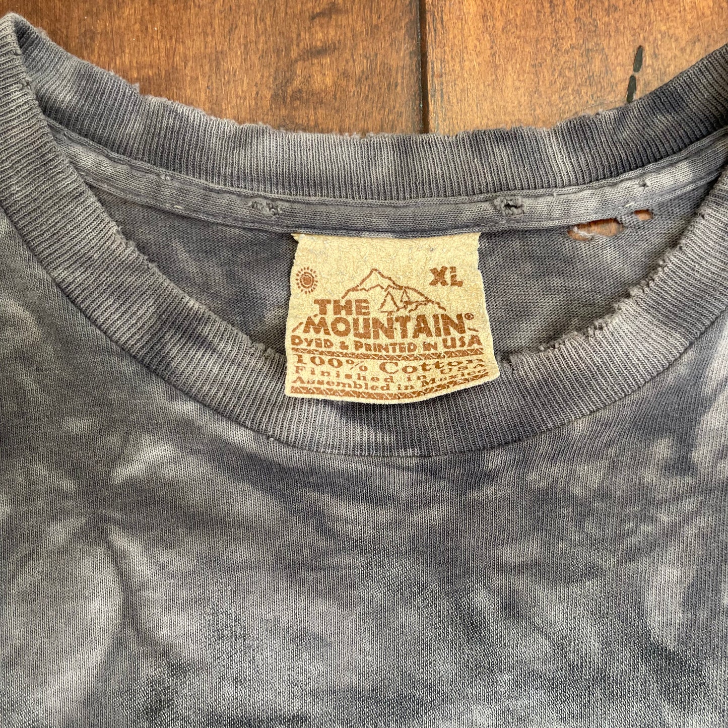 Vintage Y2K Wolf By The Mountain T-Shirt